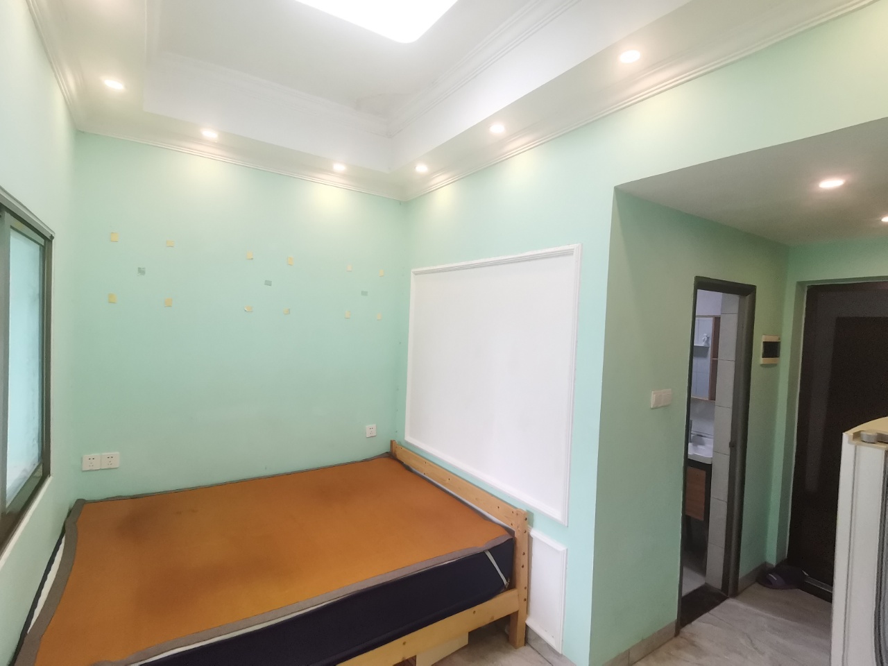 北岸青年公寓 1室1厅1卫 42.0万 北岸青年公寓 1室1厅1卫 42.0万客厅