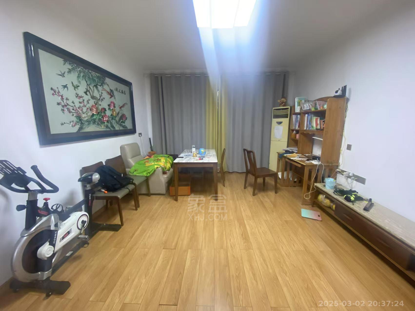 珠江花园 3室2厅2卫 1500.0元/月 珠江花园 3室2厅2卫 1500.0元/月室内图