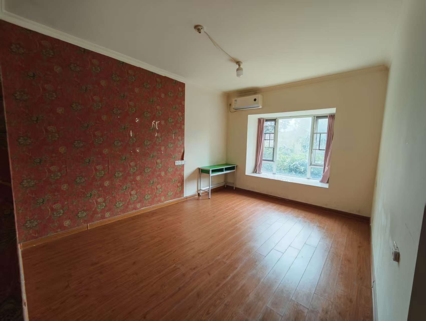 碧桂园豪园 4室2厅2卫 89.8万 碧桂园豪园 4室2厅2卫 89.8万客厅