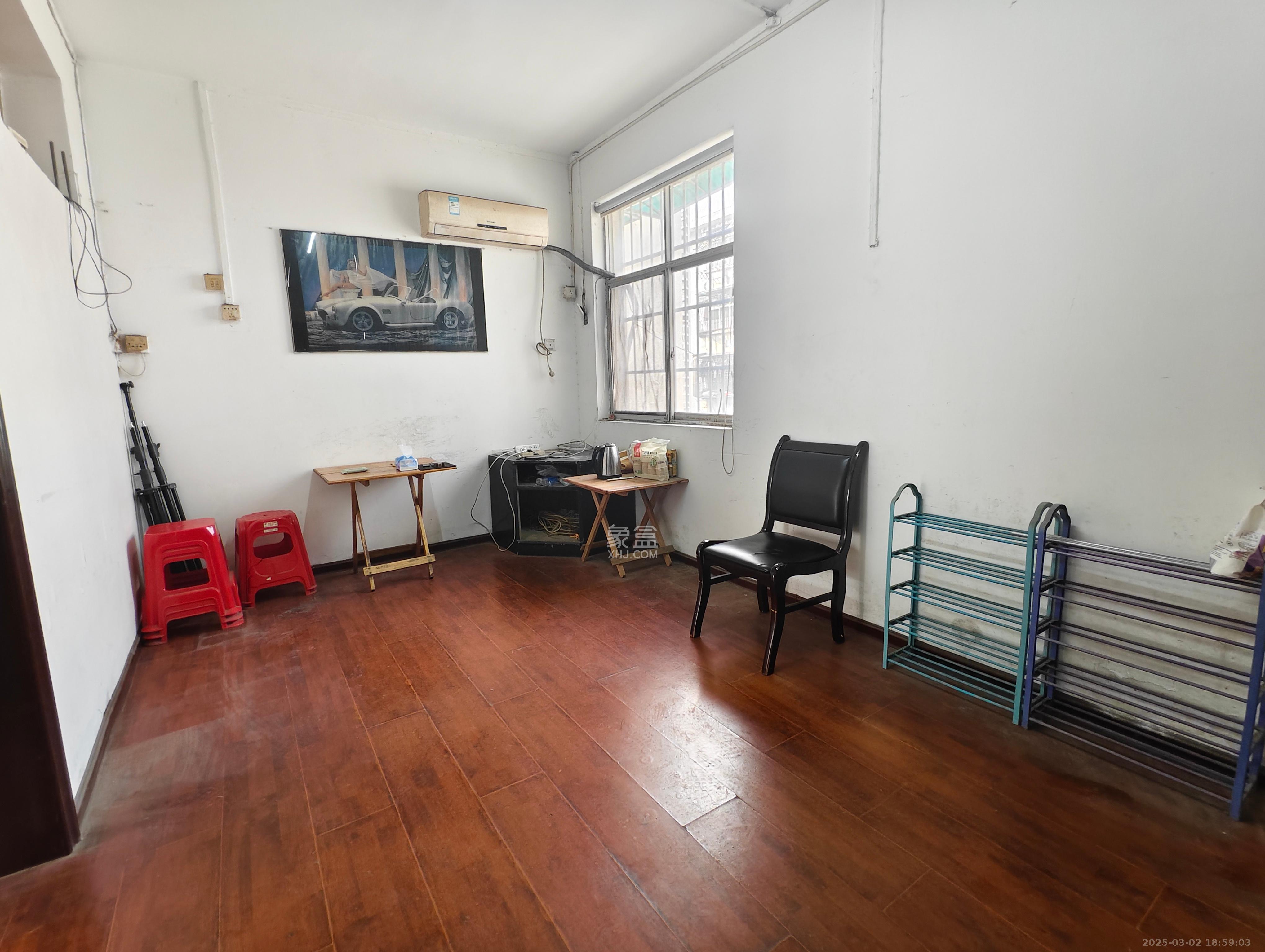 天心物业 2室1厅1卫 1500.0元/月 天心物业 2室1厅1卫 1500.0元/月室内图