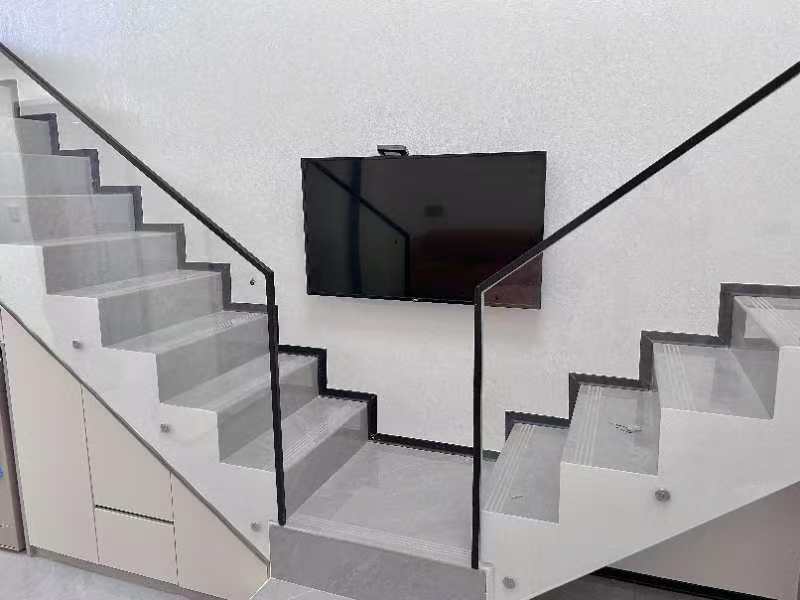 中甸.龙雲台  2室2厅1卫    46.8万 中甸.龙雲台  2室2厅1卫    46.8万客厅