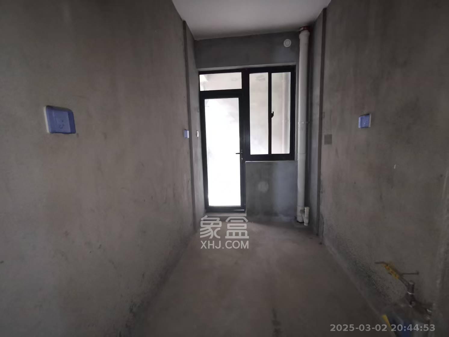 东方名苑臻锦园 0室0厅0卫 75.8万 东方名苑臻锦园 0室0厅0卫 75.8万客厅