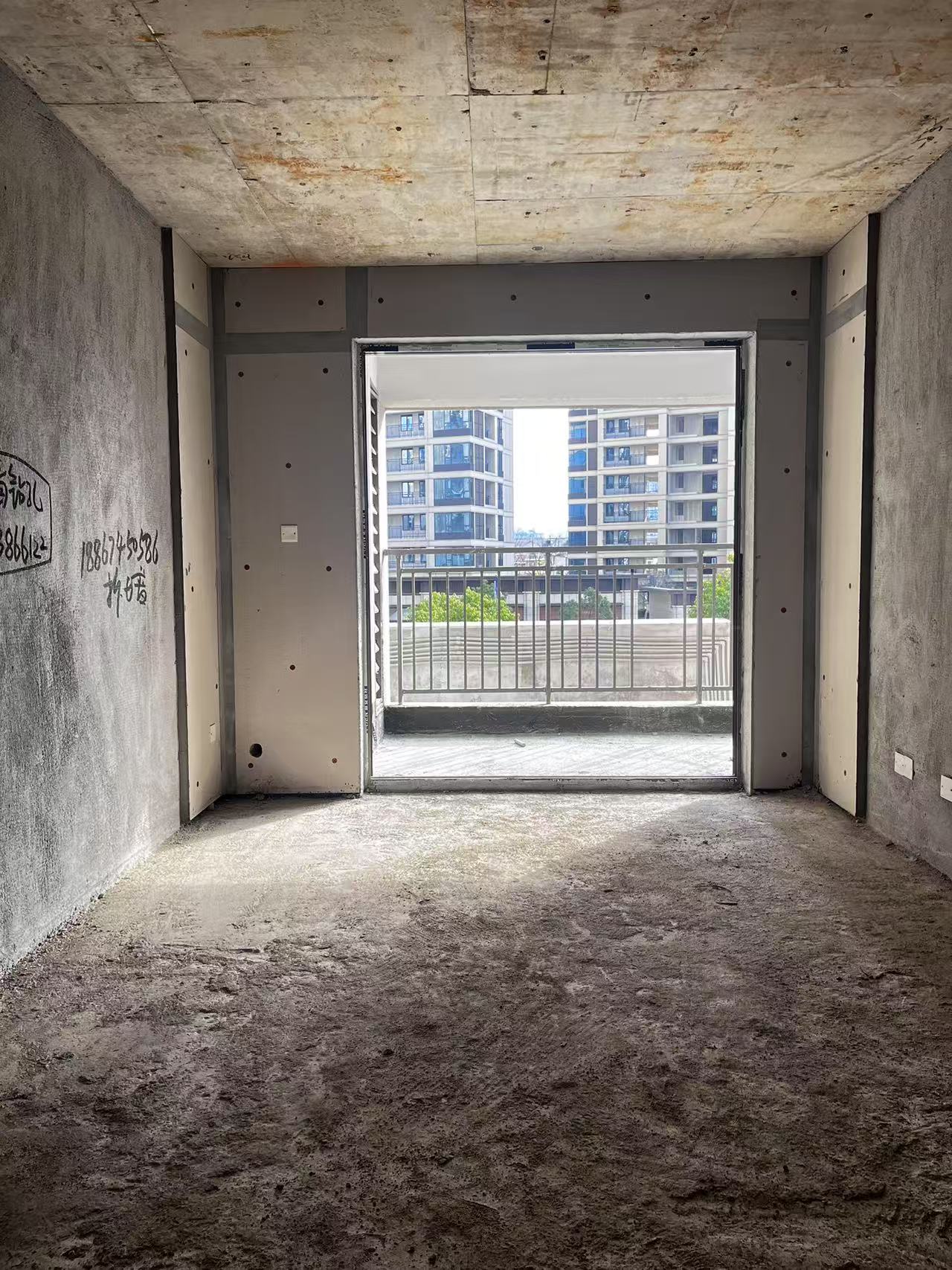 吾悦广场 1室0厅0卫 50.0万 吾悦广场 1室0厅0卫 50.0万客厅