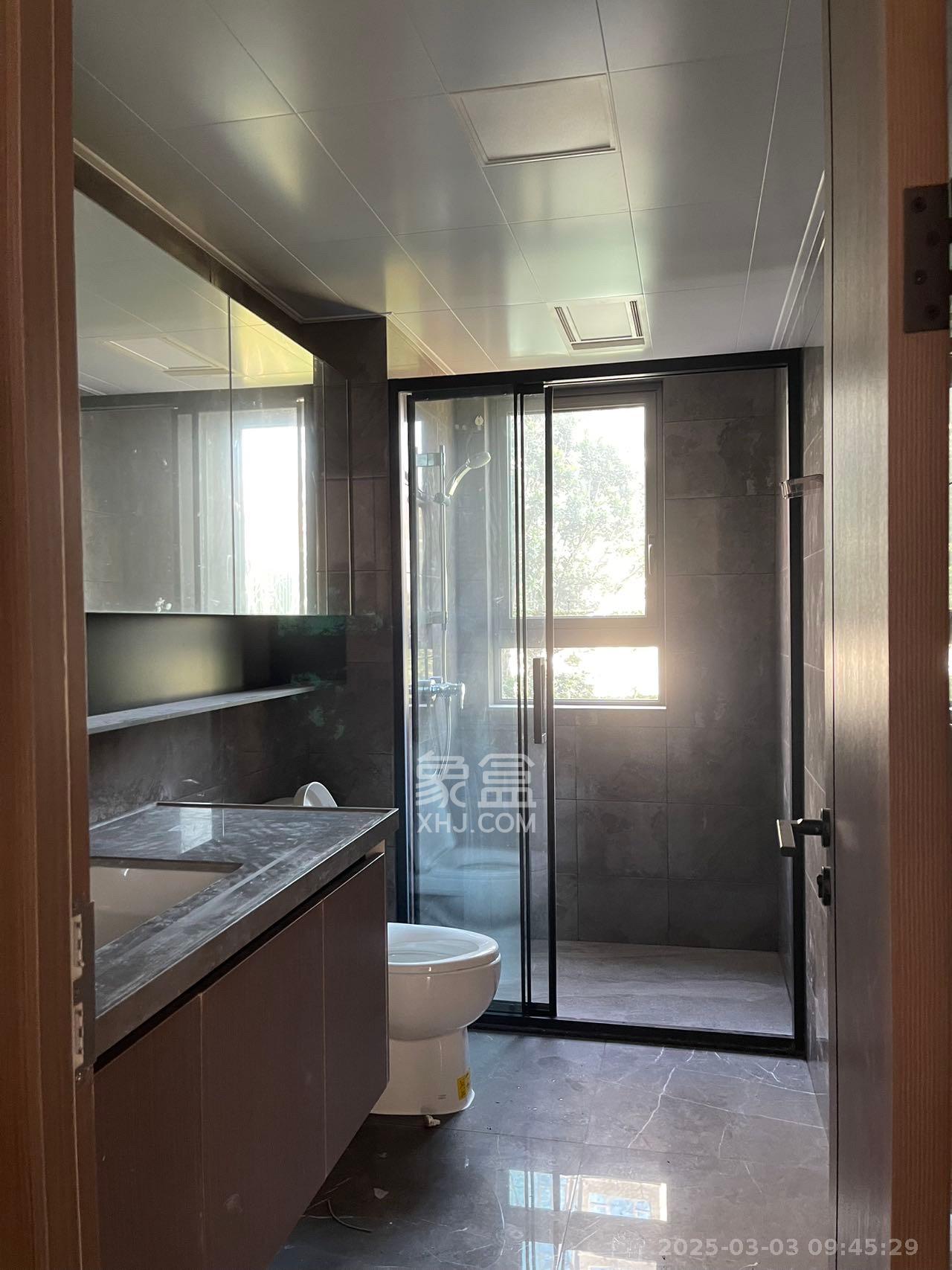 中海寰宇天下 4室2厅2卫 2980.0元/月 中海寰宇天下 4室2厅2卫 2980.0元/月室内图