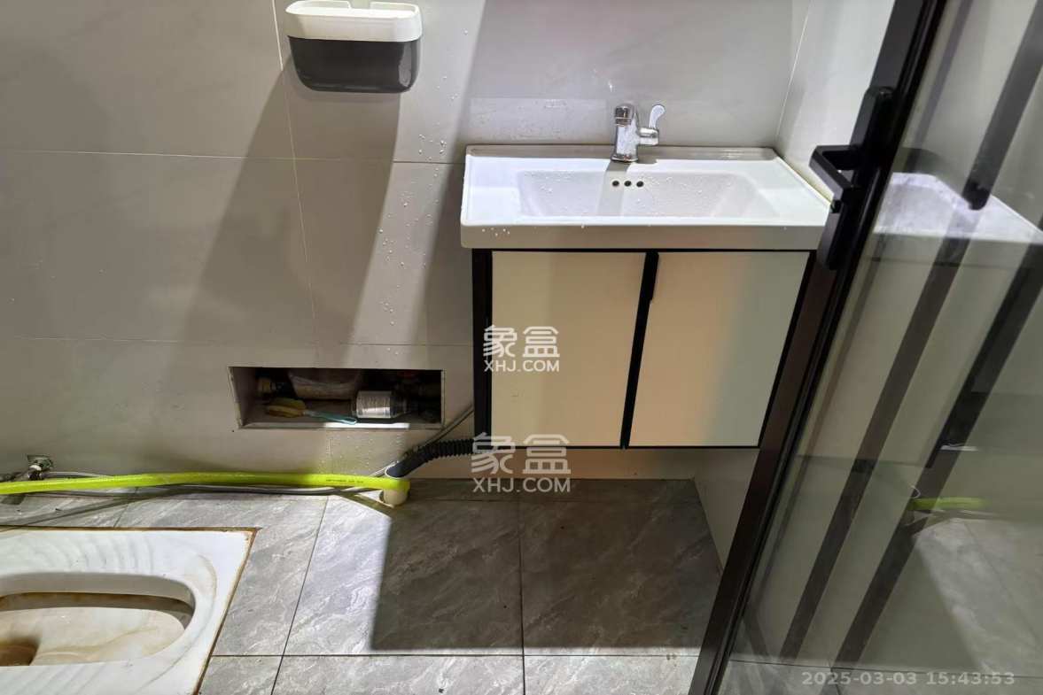 人瑞潇湘国际 1室1厅1卫 2700.0元/月 人瑞潇湘国际 1室1厅1卫 2700.0元/月室内图