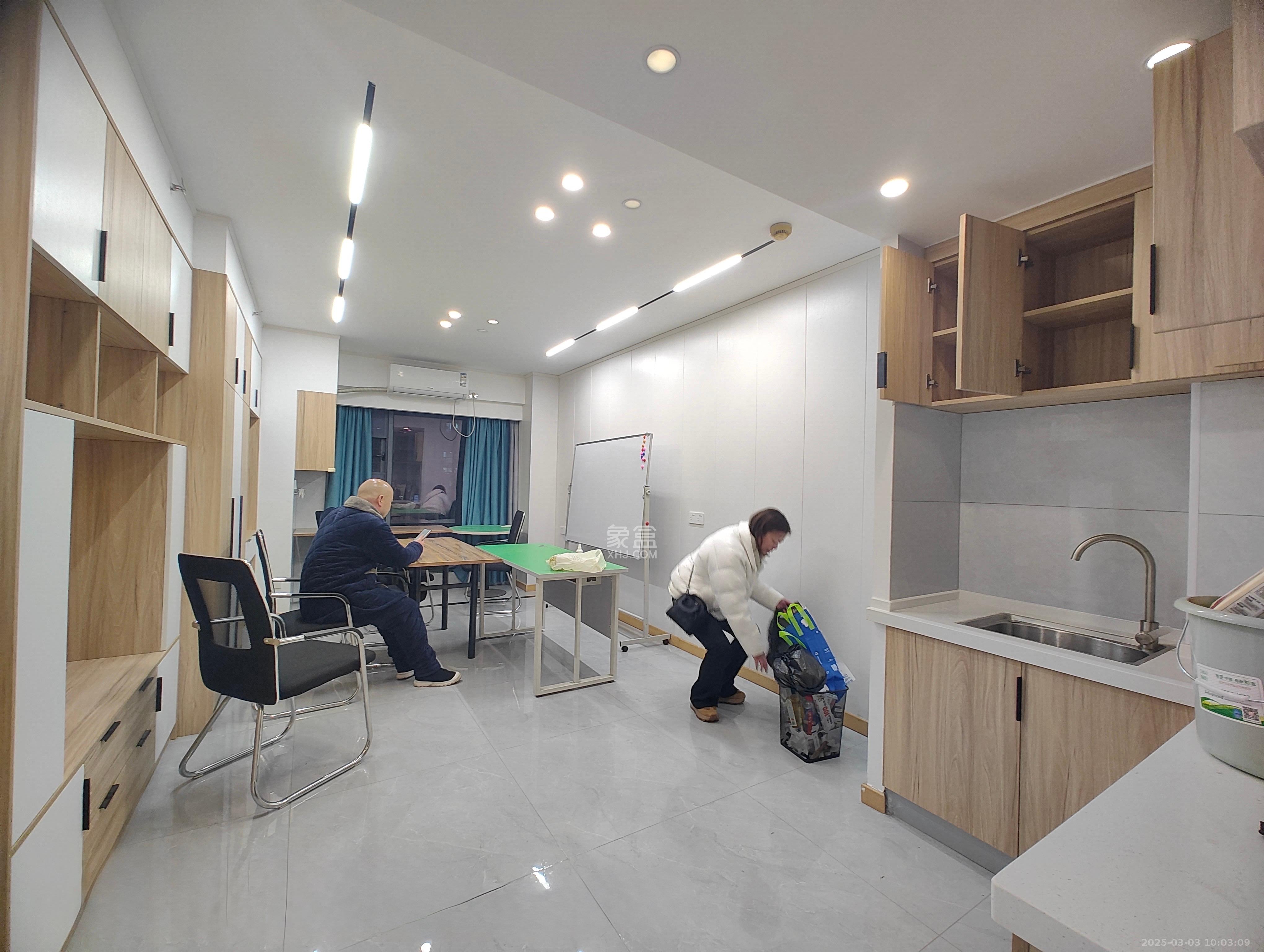 鑫远御文台一期 1室0厅1卫 1500.0元/月 鑫远御文台一期 1室0厅1卫 1500.0元/月室内图