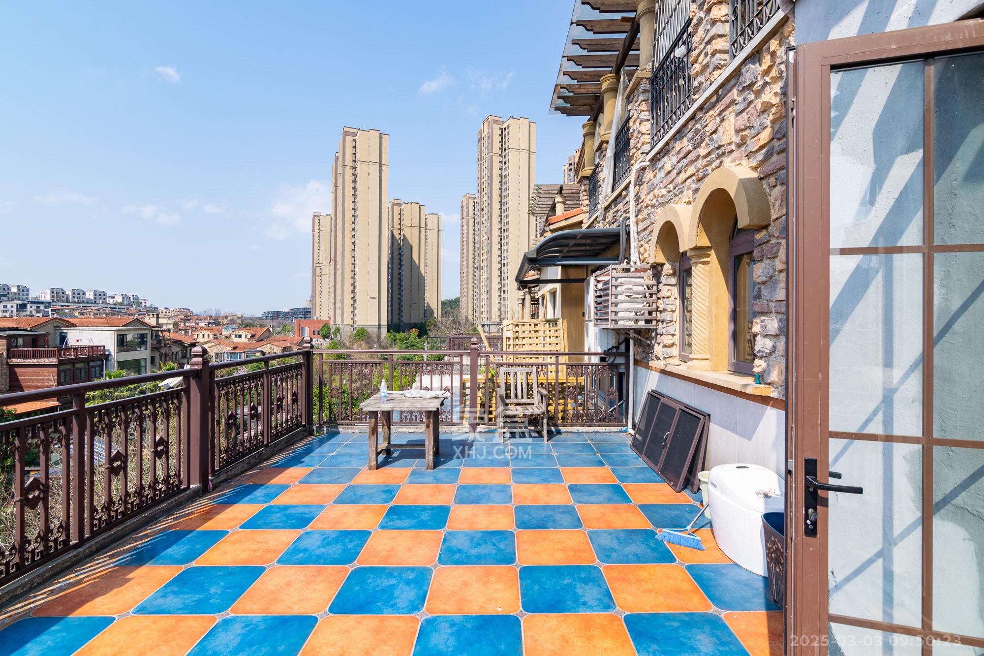 金地三千府(金地湖山樾、金地自在城) 7室3厅5卫 12800.0元/月 金地三千府(金地湖山樾、金地自在城) 7室3厅5卫 12800.0元/月室内图