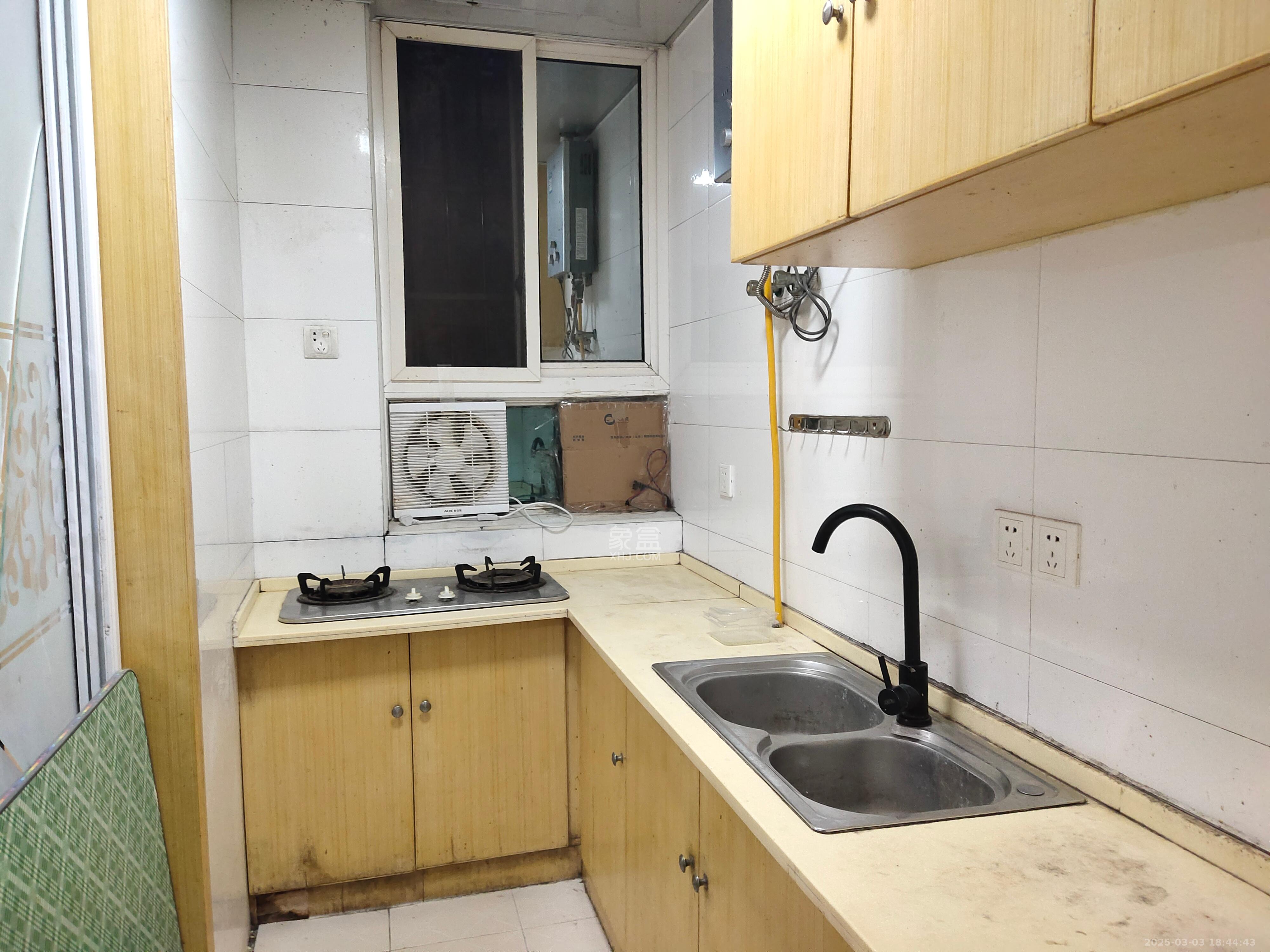 御景龙城 1室1厅1卫 1200.0元/月 御景龙城 1室1厅1卫 1200.0元/月室内图