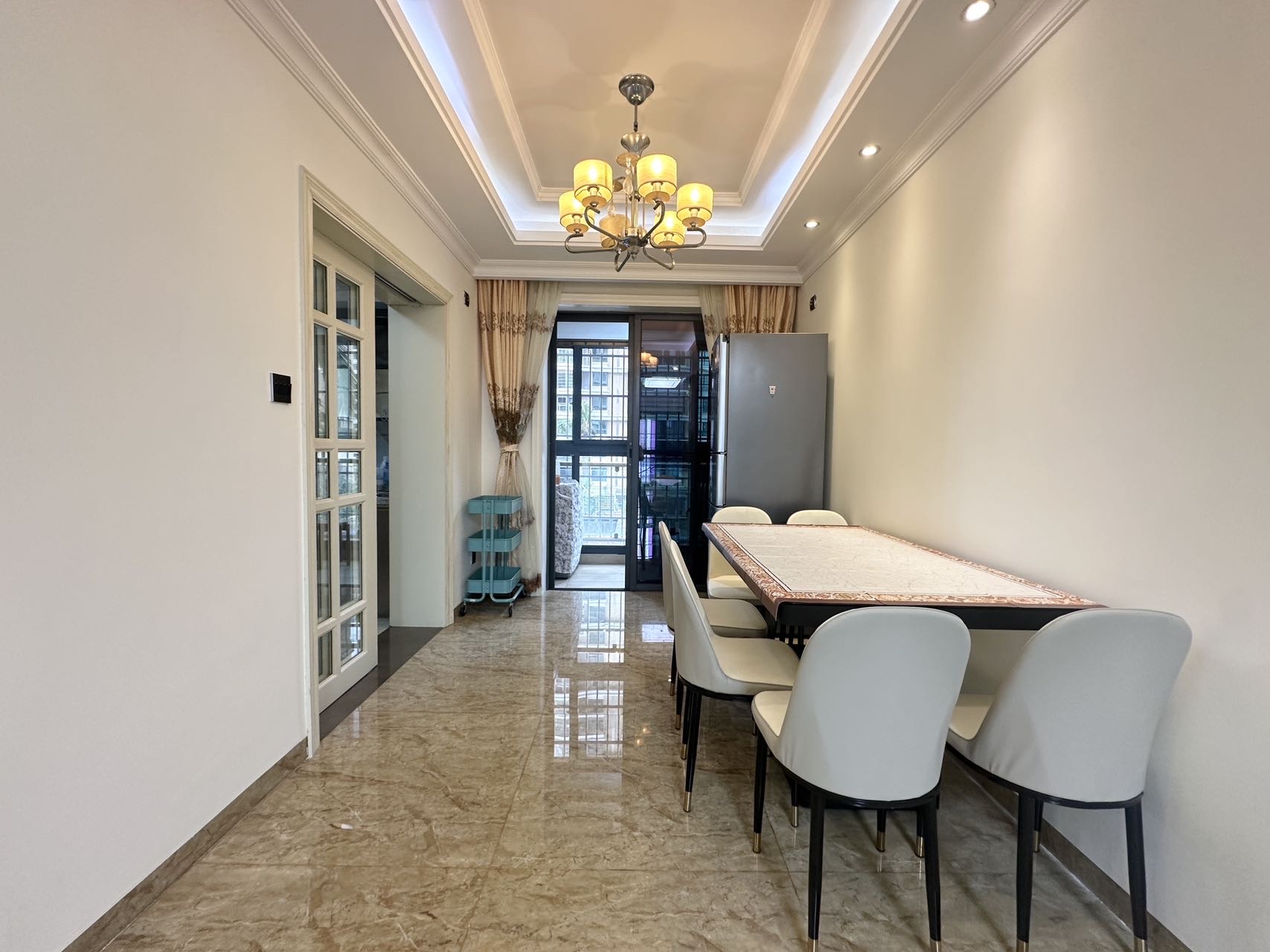 国兴城(B区) 3室2厅2卫 251.0万 国兴城(B区) 3室2厅2卫 251.0万客厅