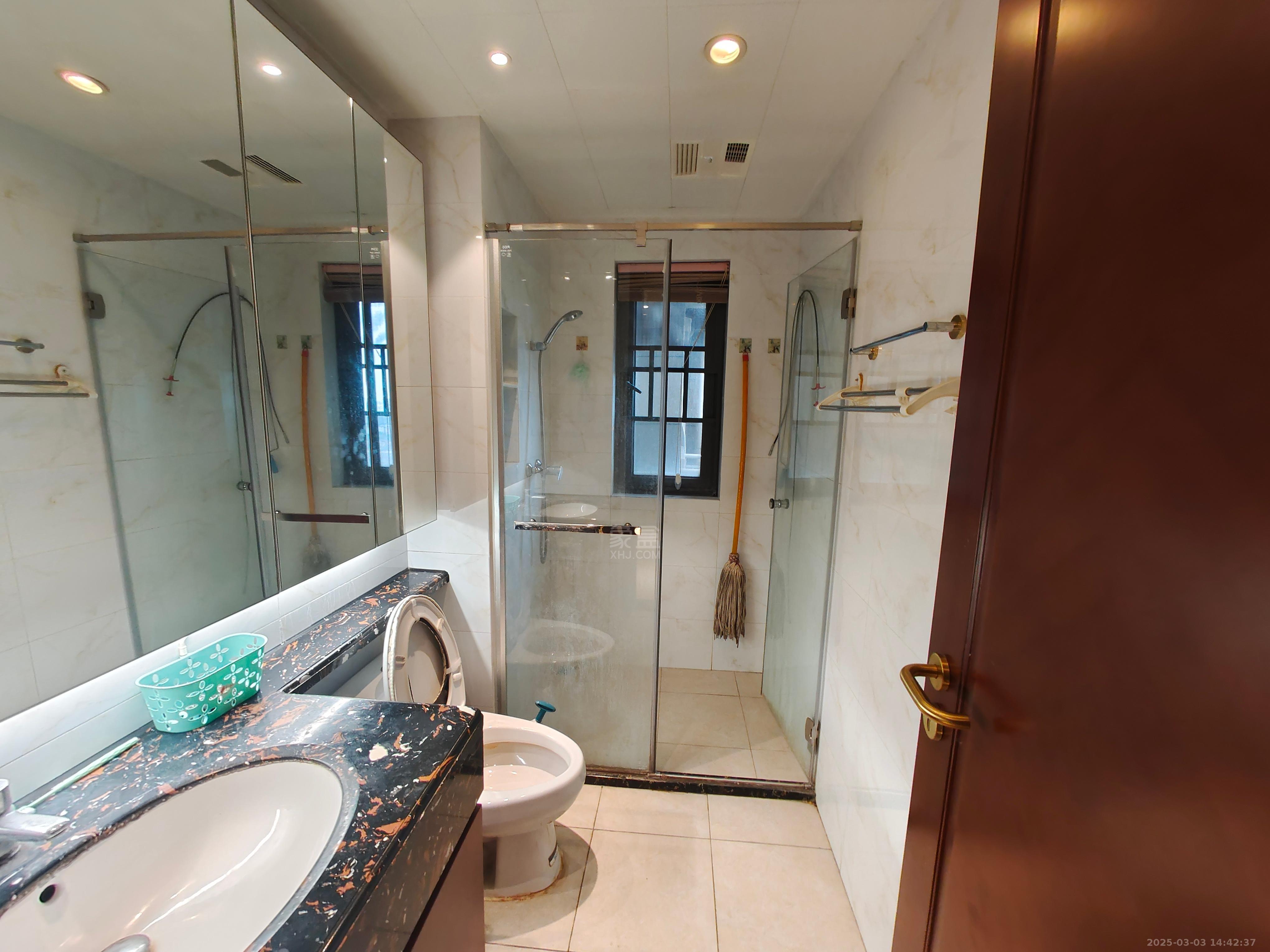 恒大华府 3室2厅2卫 1800.0元/月 恒大华府 3室2厅2卫 1800.0元/月室内图