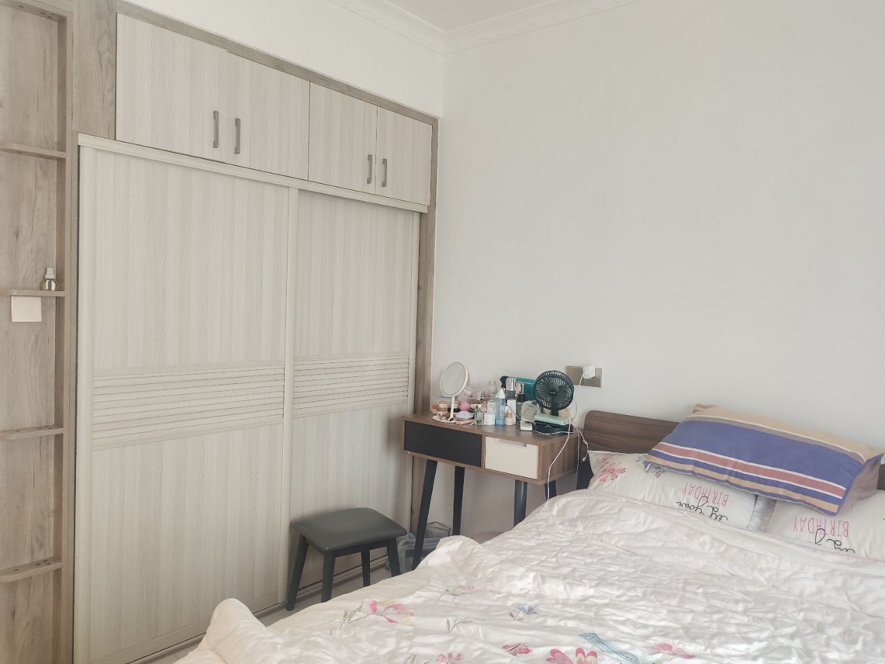 美丽华居 3室2厅1卫 138.0万 美丽华居 3室2厅1卫 138.0万客厅