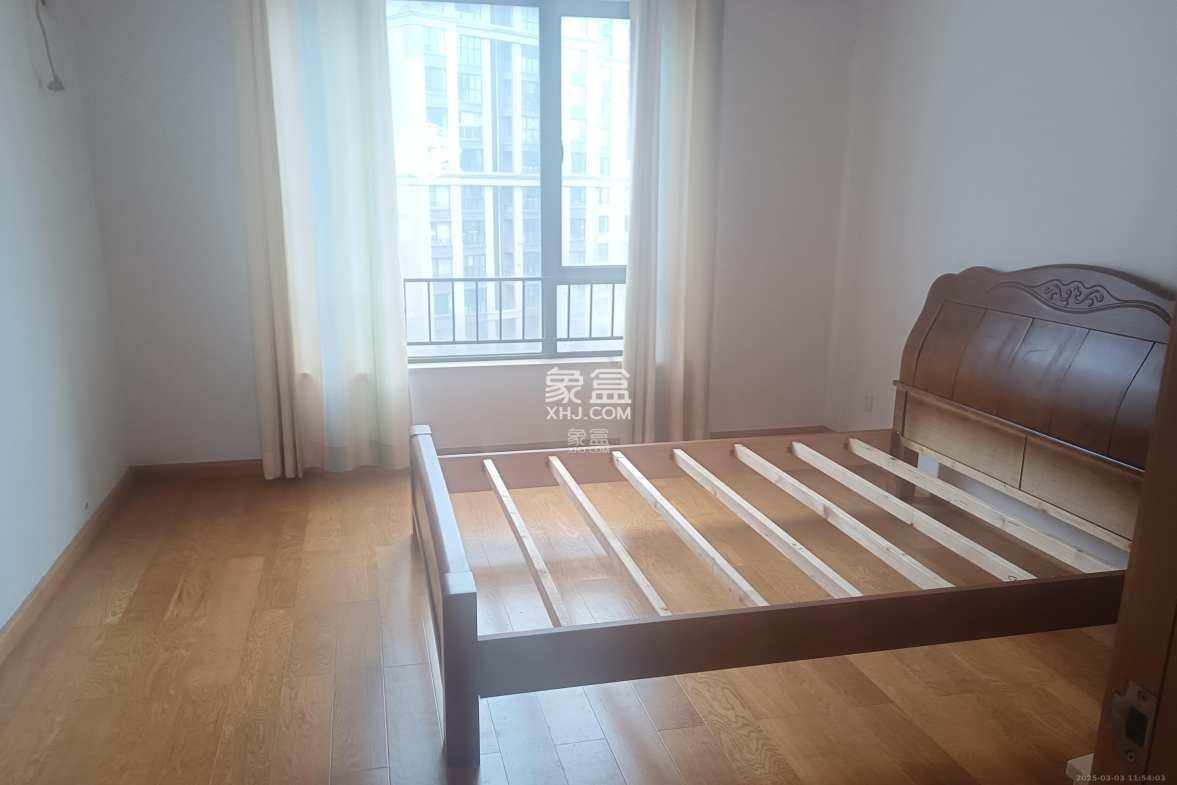 中海国际四期 3室2厅2卫 1800.0元/月 中海国际四期 3室2厅2卫 1800.0元/月室内图