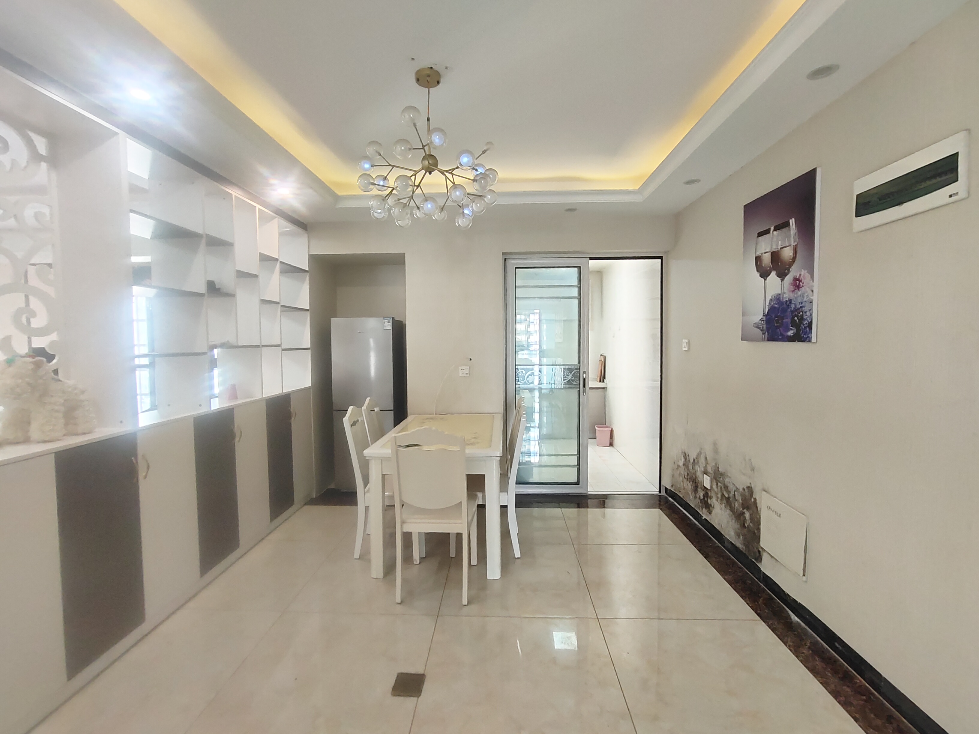 华天城小区 3室2厅2卫 2100.0元/月 华天城小区 3室2厅2卫 2100.0元/月室内图