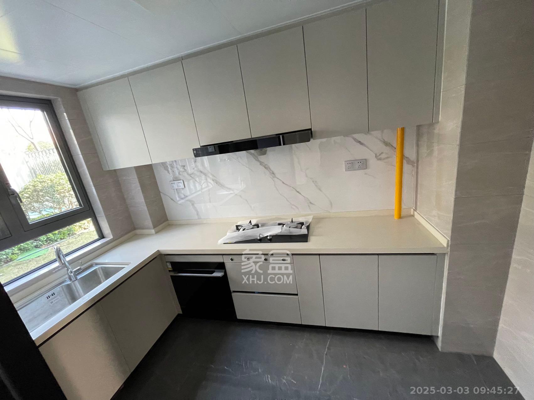 中海寰宇天下 4室2厅2卫 2980.0元/月 中海寰宇天下 4室2厅2卫 2980.0元/月室内图