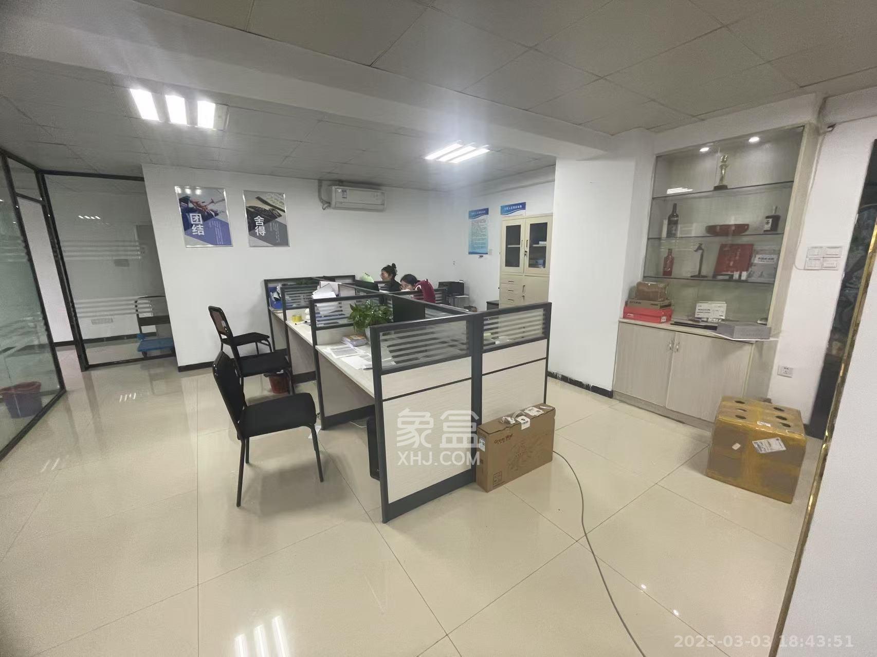 凯通国际城(凯通朝庭) 2室1厅1卫 1800.0元/月 凯通国际城(凯通朝庭) 2室1厅1卫 1800.0元/月室内图