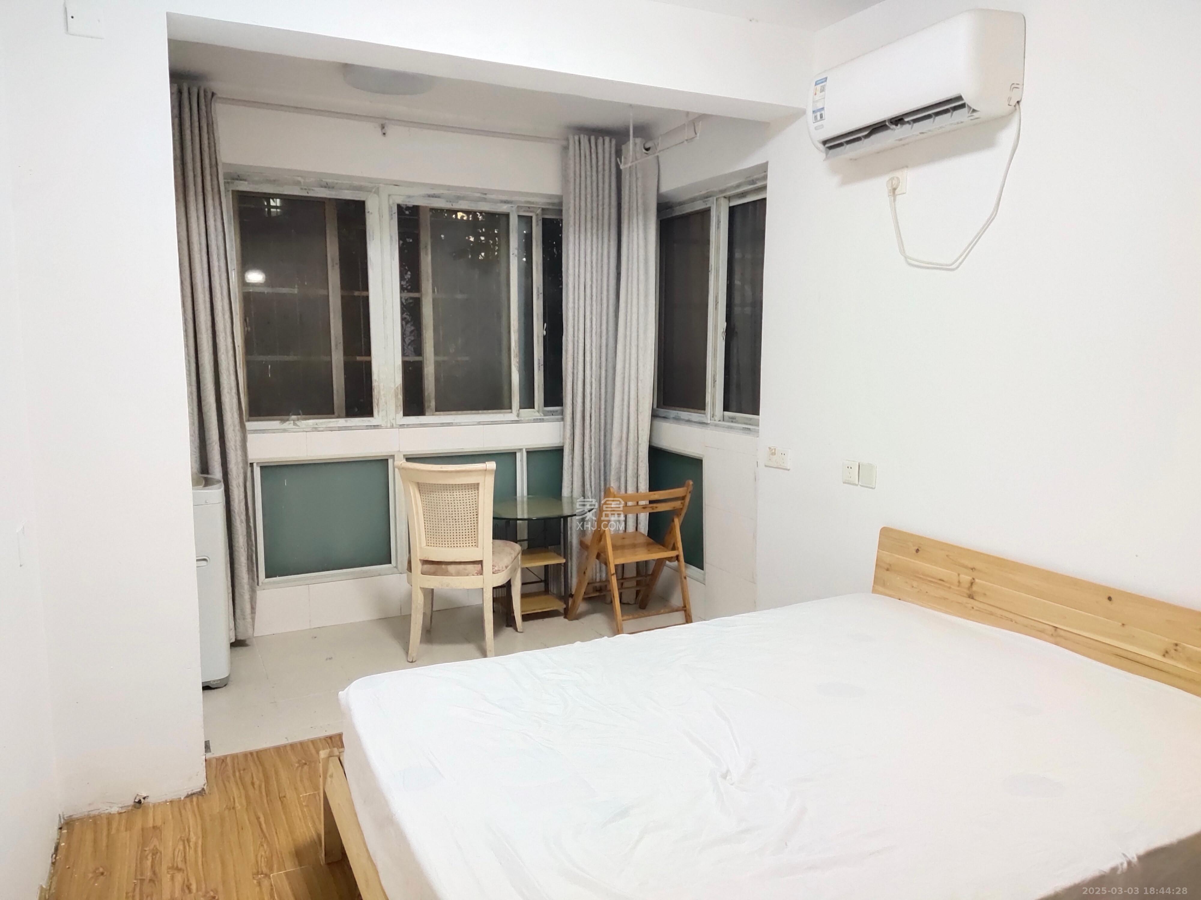 御景龙城 1室1厅1卫 1200.0元/月 御景龙城 1室1厅1卫 1200.0元/月室内图