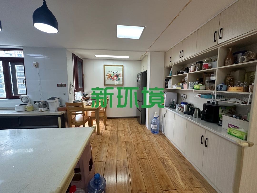 鑫成君泰  4室2厅2卫   88.80万客厅