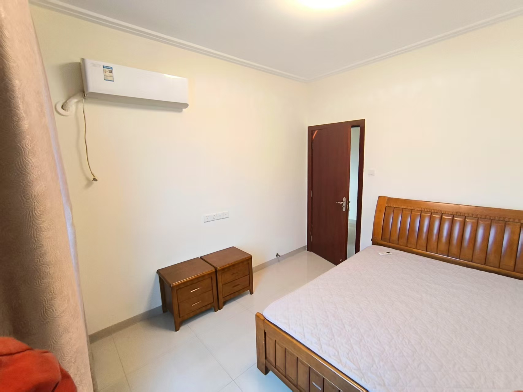 江畔人家 3室2厅2卫 3000.00元/月 江畔人家 3室2厅2卫 3000.00元/月室内图