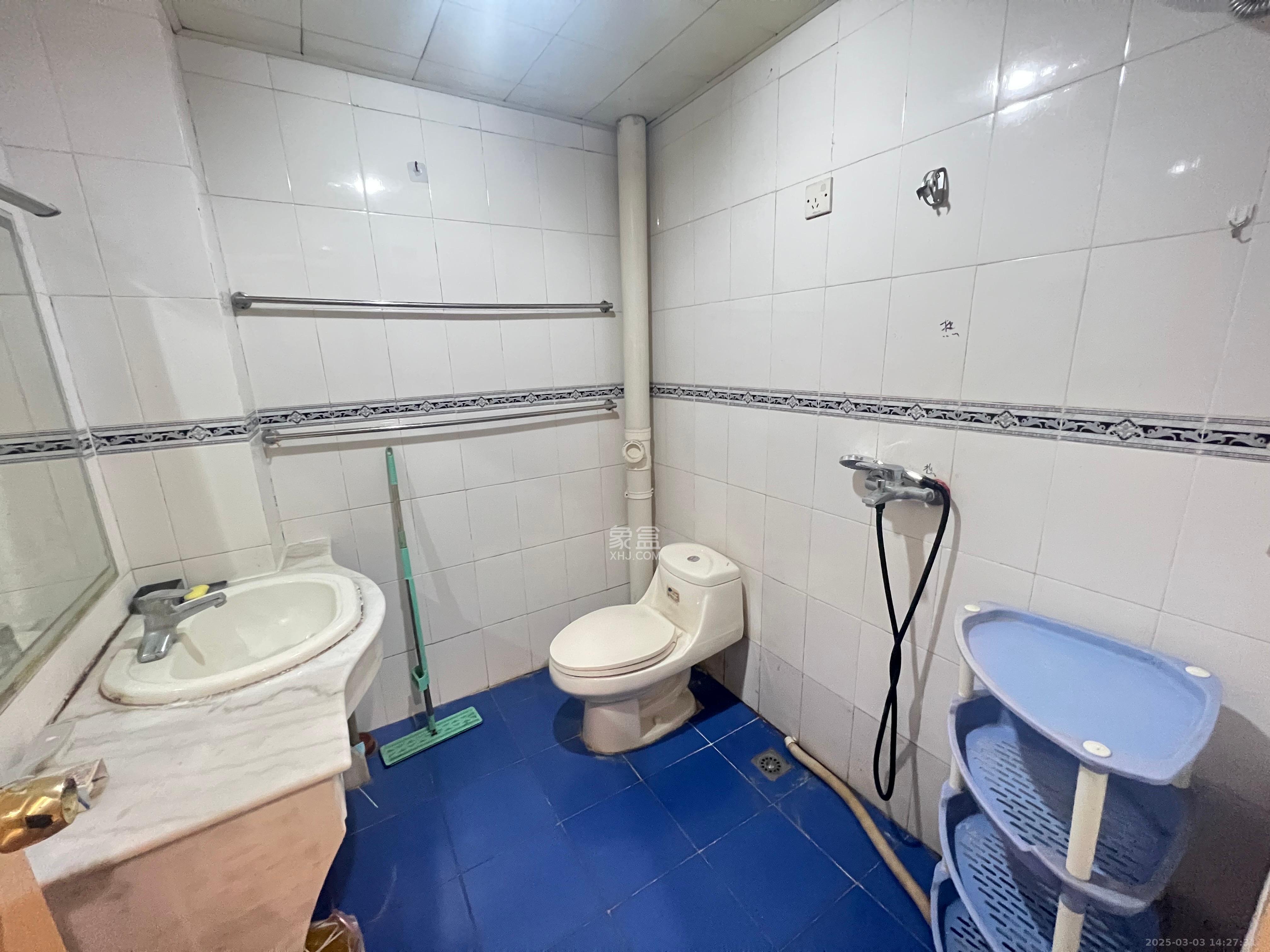 恩瑞麓山名园(龙王港小区) 3室2厅2卫 2200.0元/月 恩瑞麓山名园(龙王港小区) 3室2厅2卫 2200.0元/月室内图