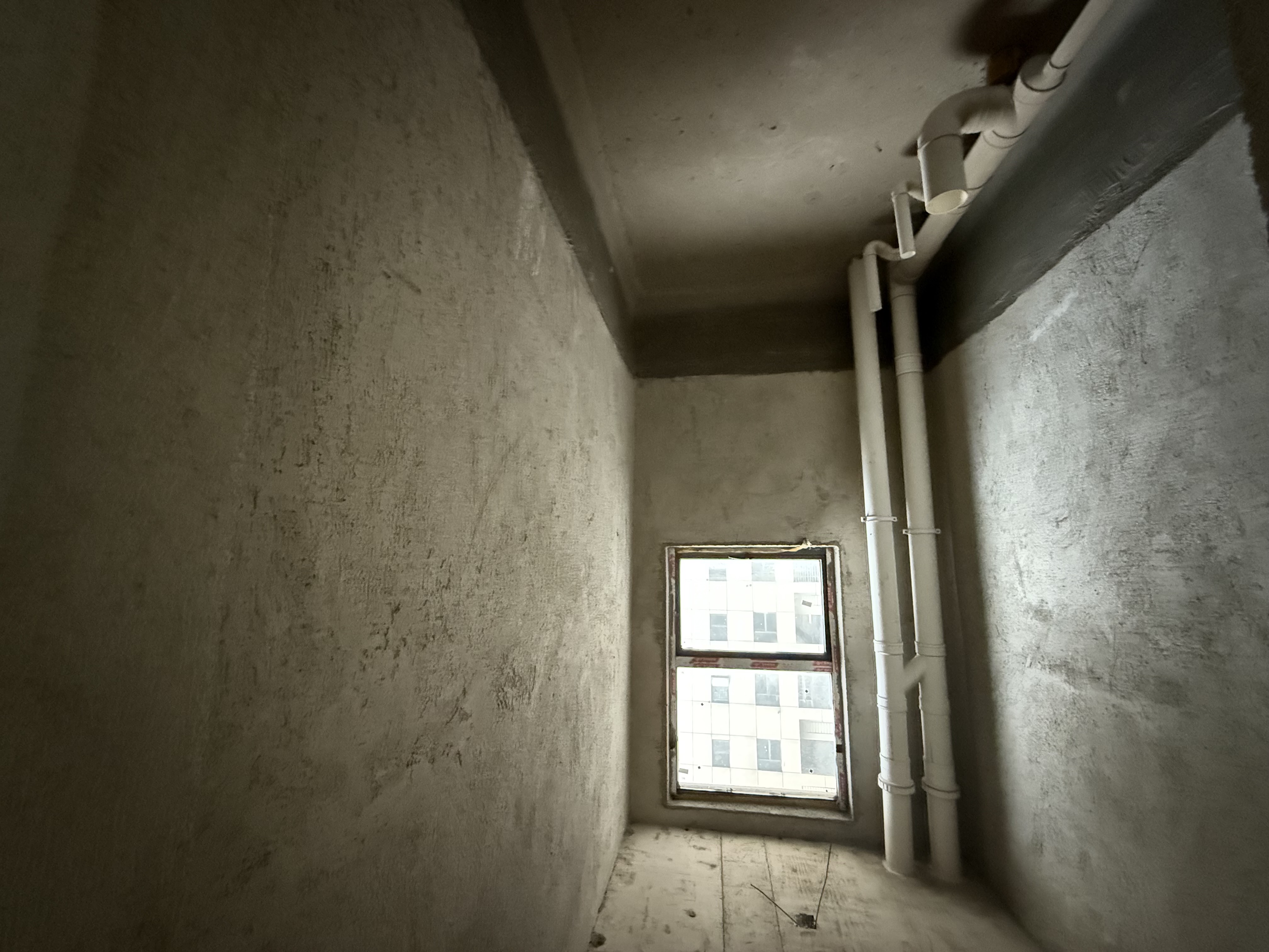 水域中央 4室2厅2卫 65.0万 水域中央 4室2厅2卫 65.0万客厅