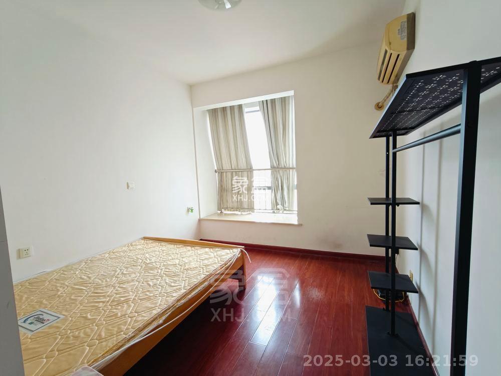 华晨御园  3室2厅1卫   1600.00元/月室内图