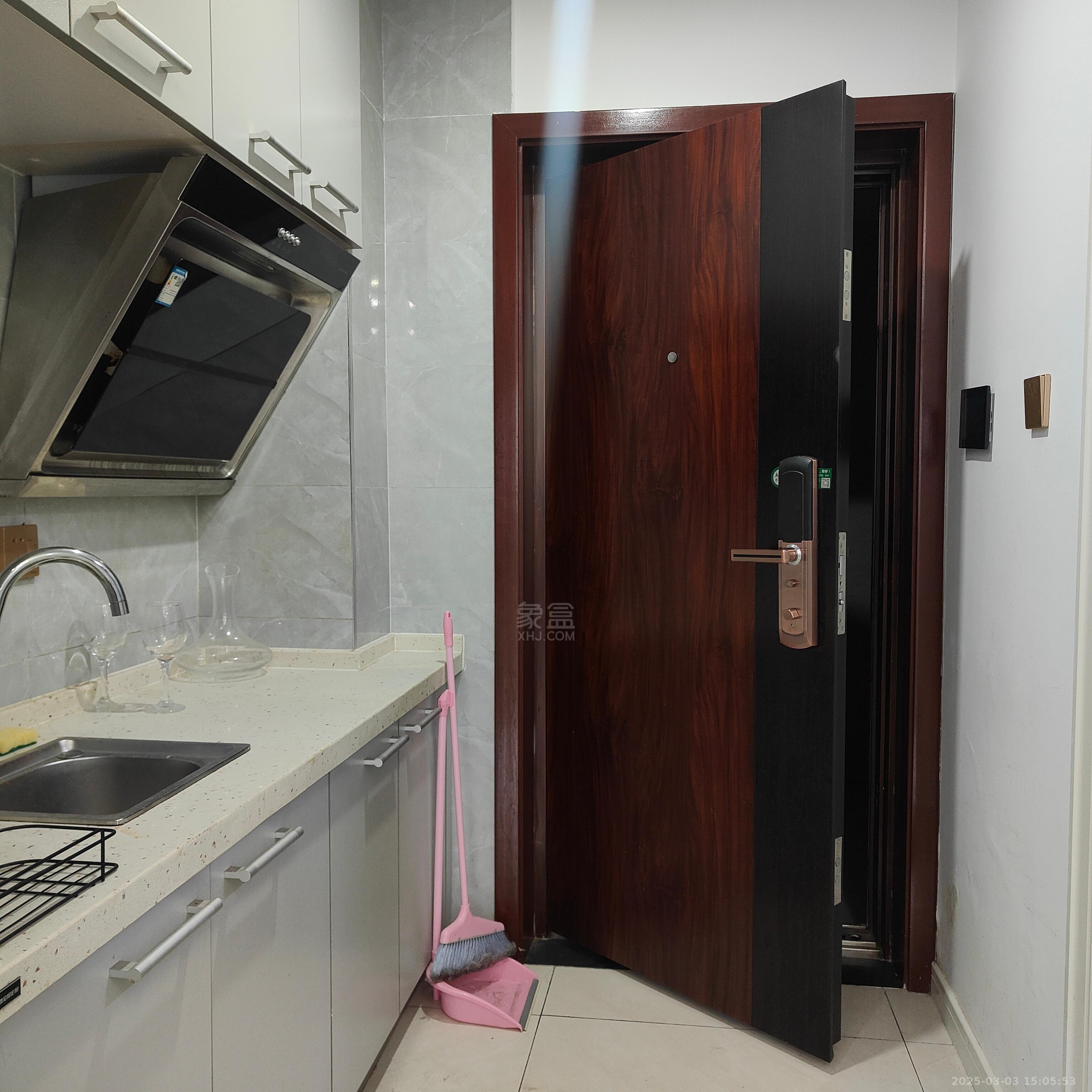 汇金财智天下 1室1厅1卫 1400.0元/月 汇金财智天下 1室1厅1卫 1400.0元/月室内图