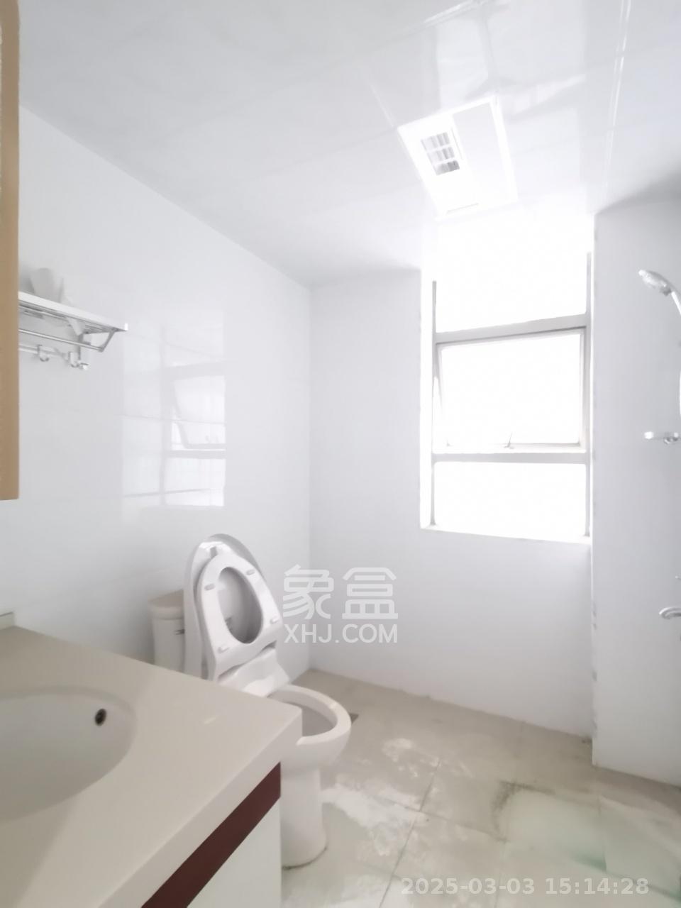 金質嘉苑  4室2廳2衛(wèi)   3200.00元/月室內圖