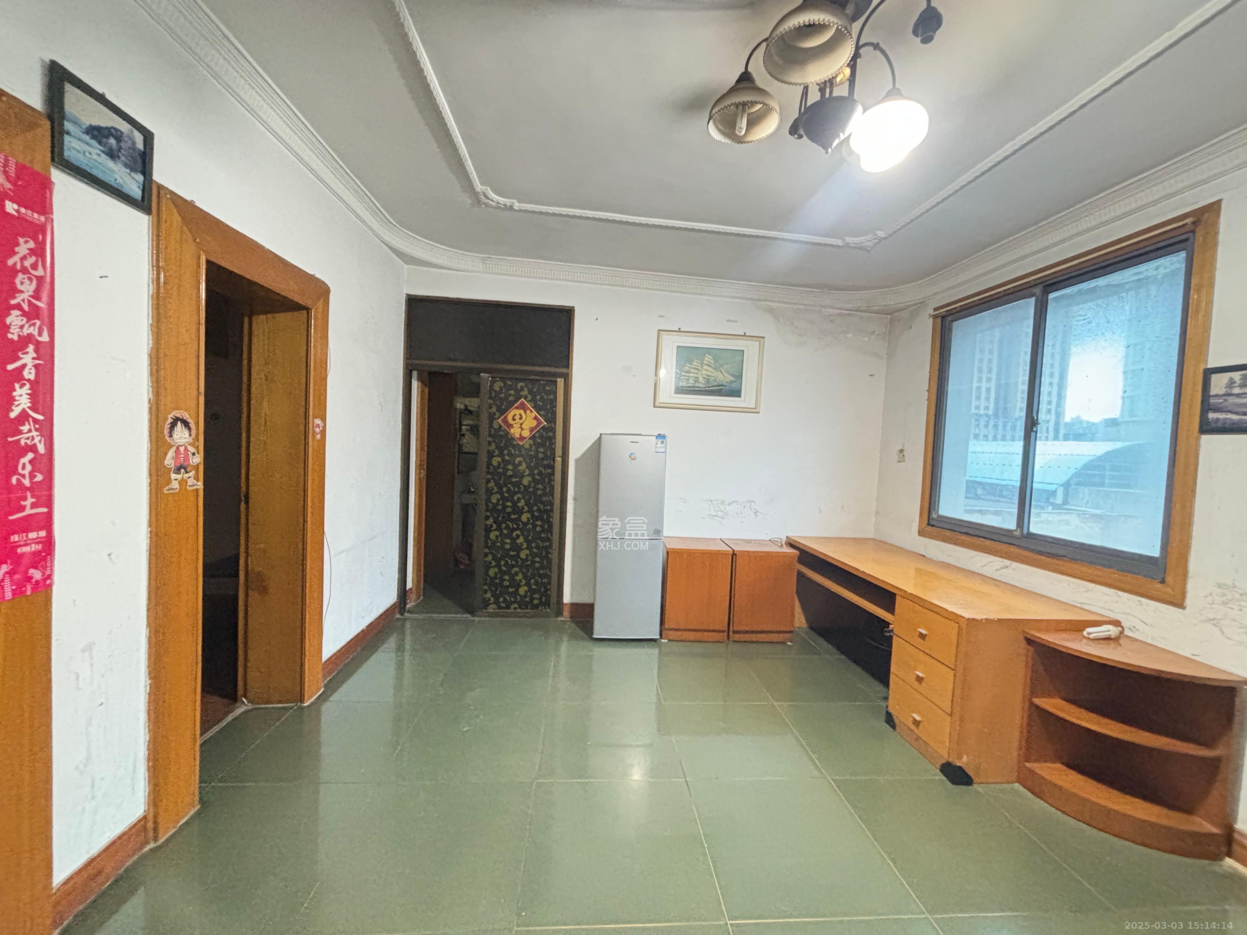 神龙歌舞剧院宿舍 3室1厅1卫 1400.0元/月 神龙歌舞剧院宿舍 3室1厅1卫 1400.0元/月室内图