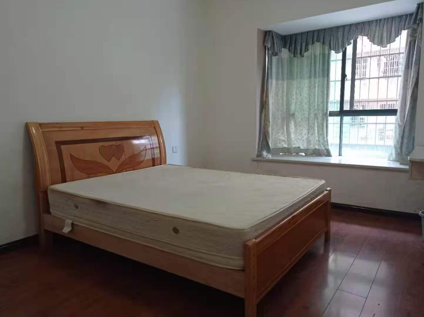 长湖小区 3室1厅1卫 1800.0元/月 长湖小区 3室1厅1卫 1800.0元/月室内图