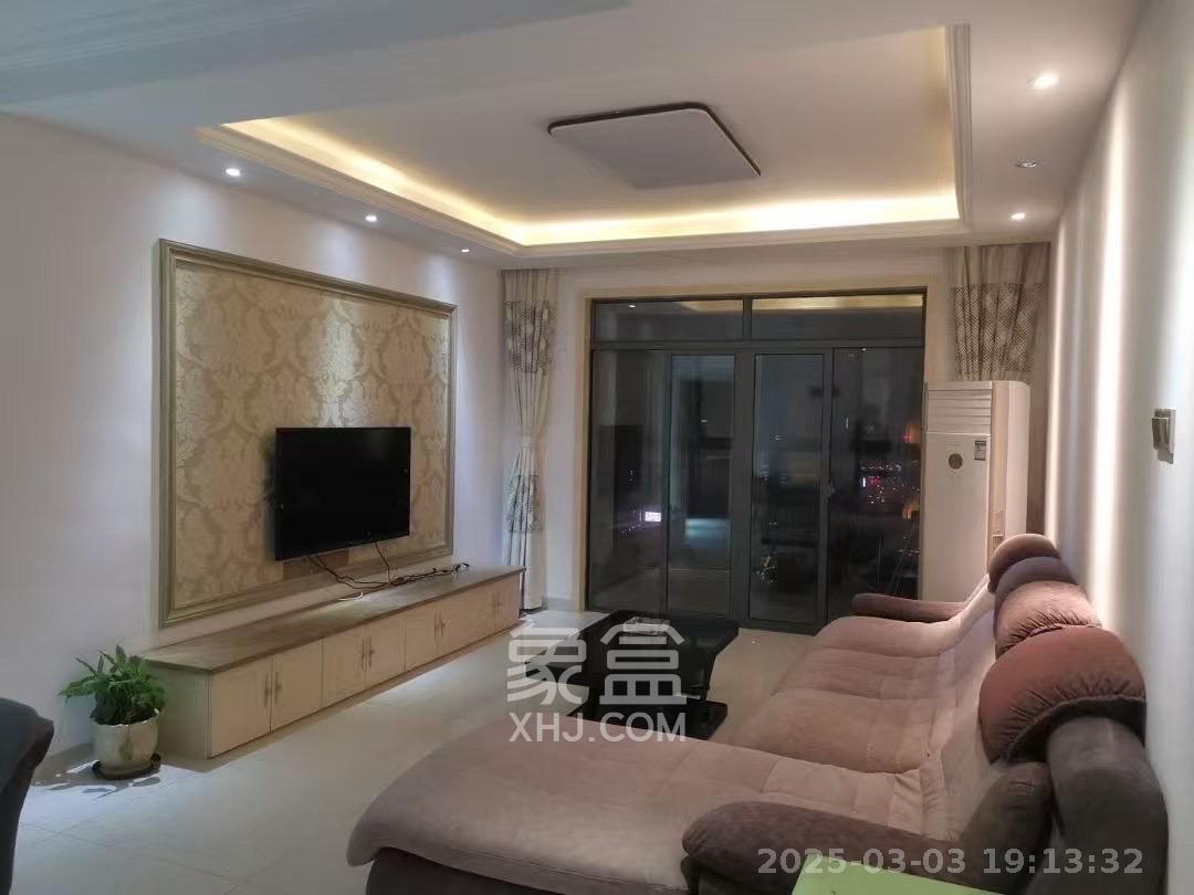 巢之恋  2室2厅1卫   2300.00元/月