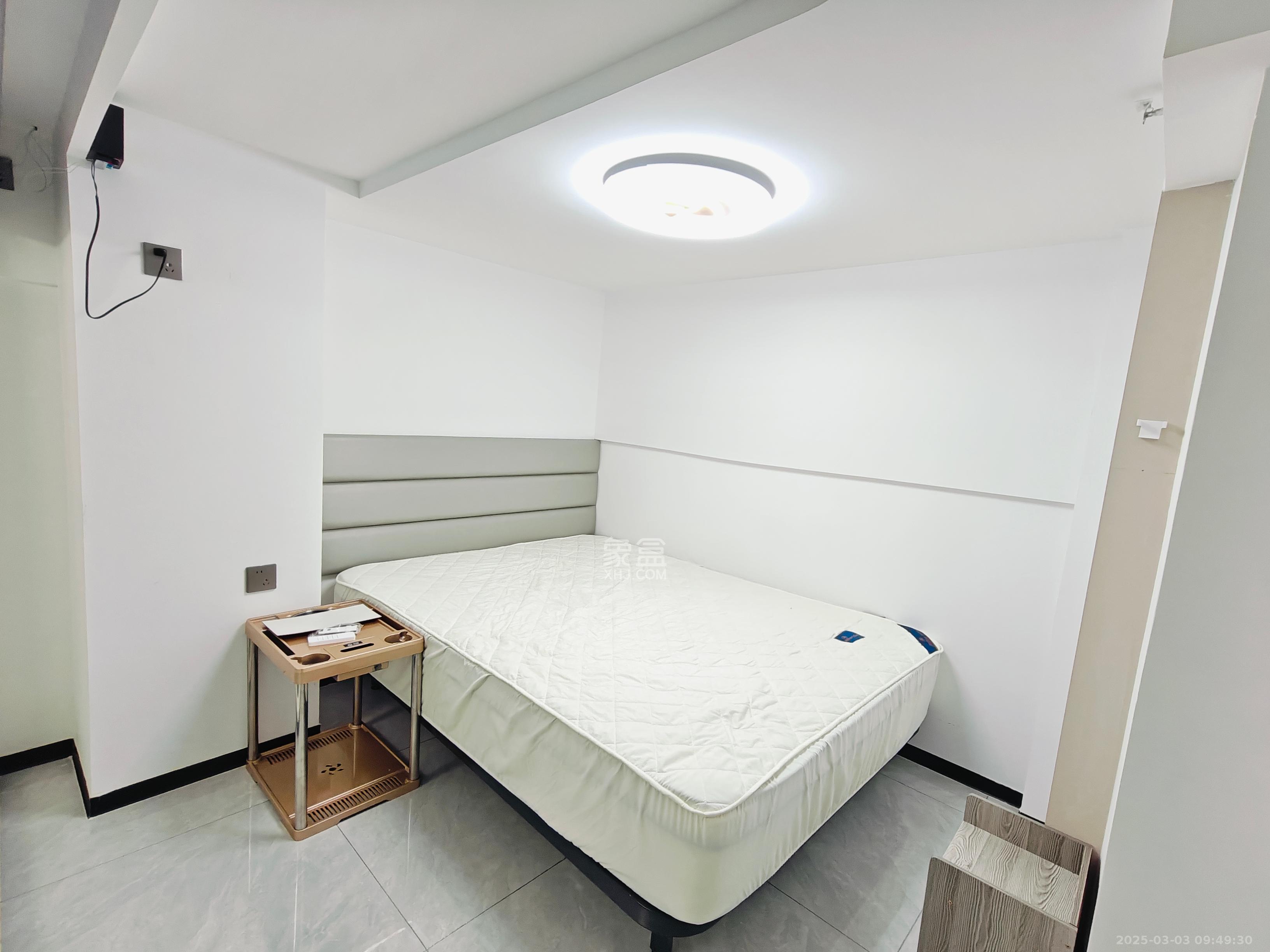 新城悦隽公园  2室1厅1卫   1700.00元/月室内图