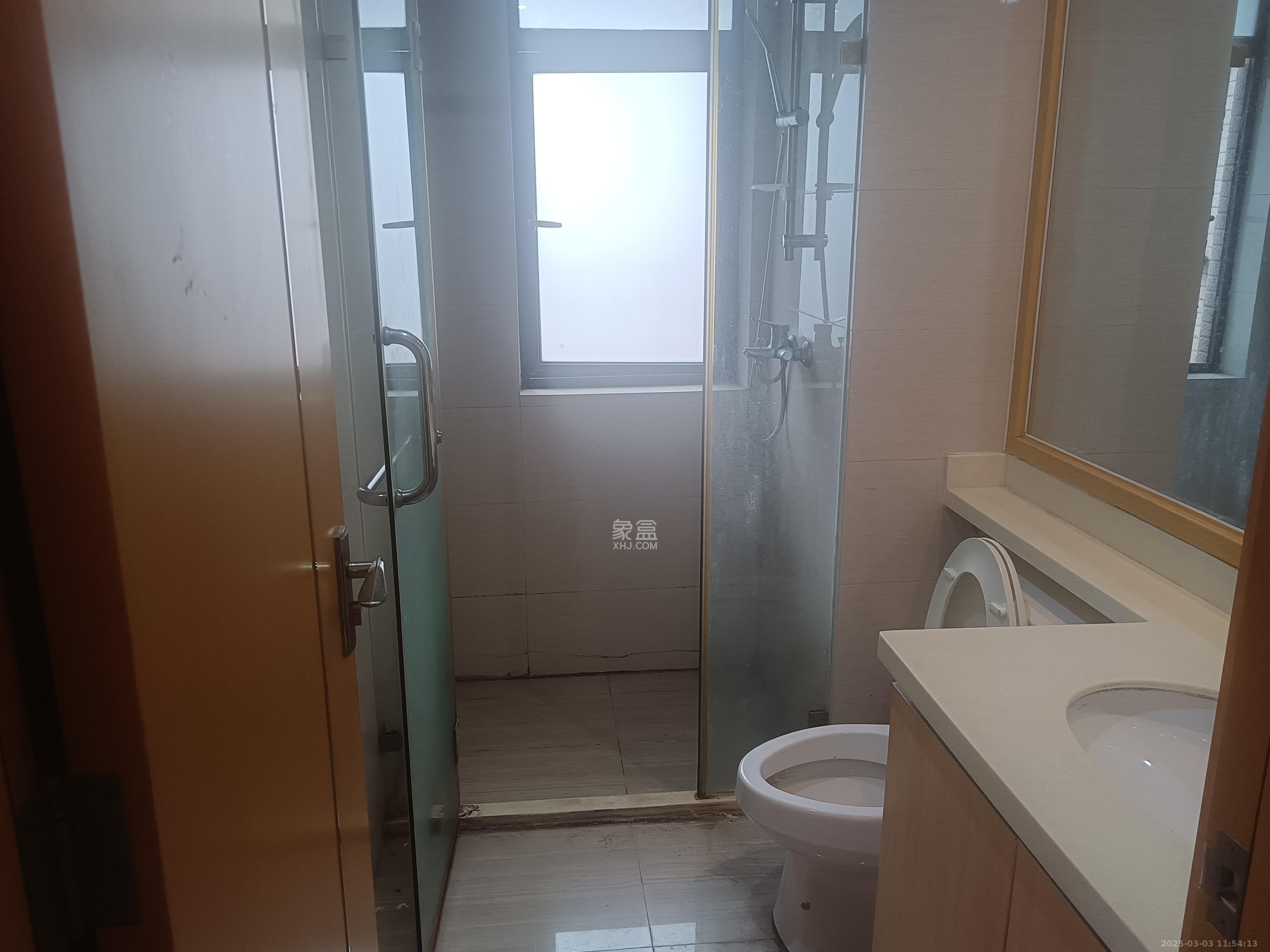 中海国际四期 3室2厅2卫 1800.0元/月 中海国际四期 3室2厅2卫 1800.0元/月室内图