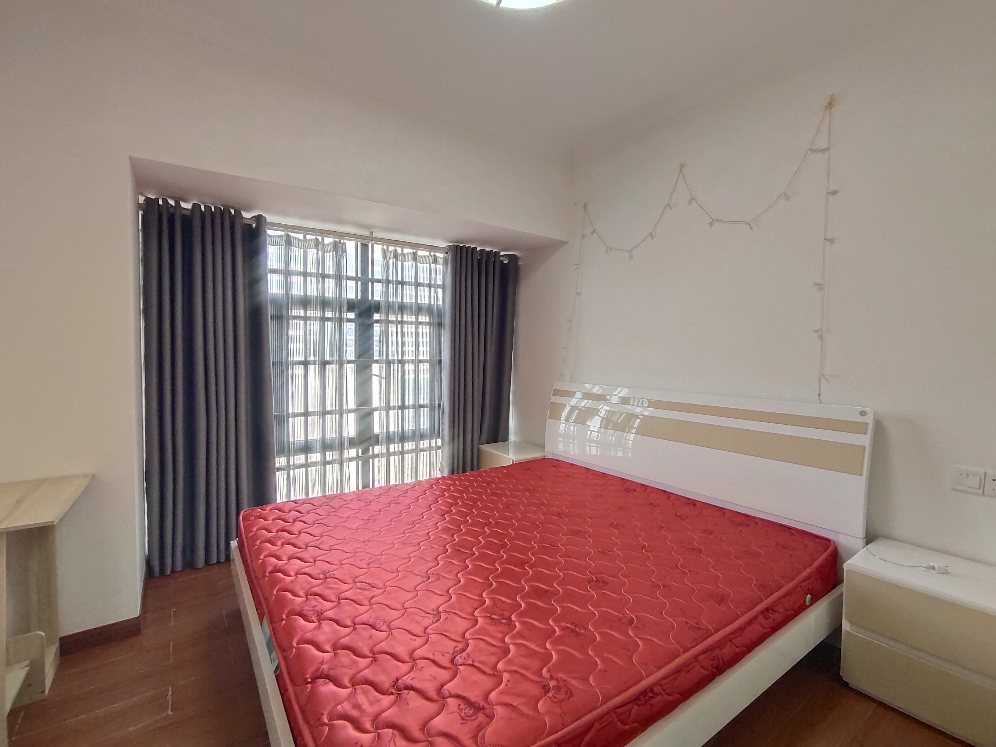 华天城小区 3室2厅2卫 2100.0元/月 华天城小区 3室2厅2卫 2100.0元/月室内图