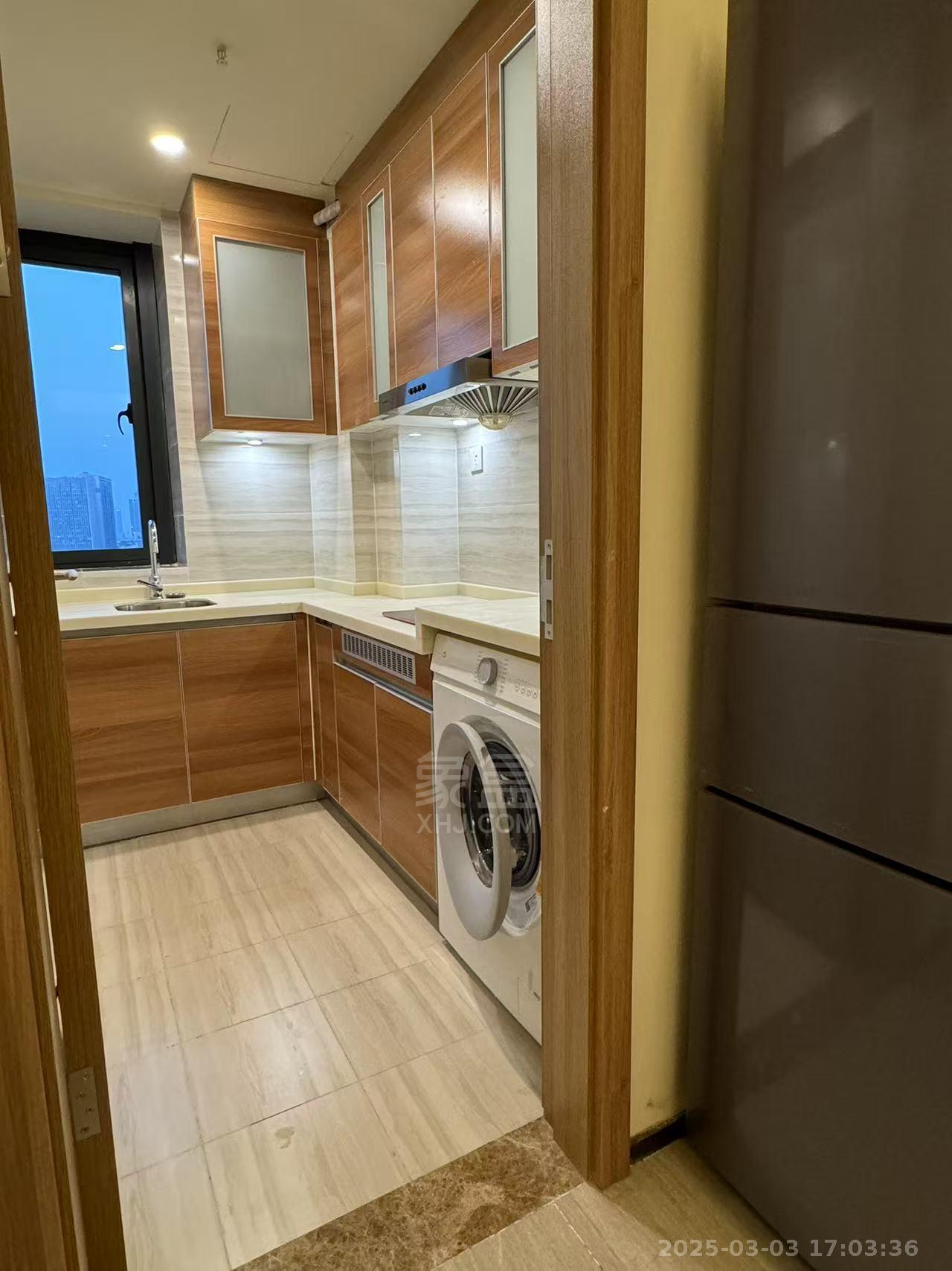 恒大华府 1室1厅1卫 1500.0元/月 恒大华府 1室1厅1卫 1500.0元/月室内图