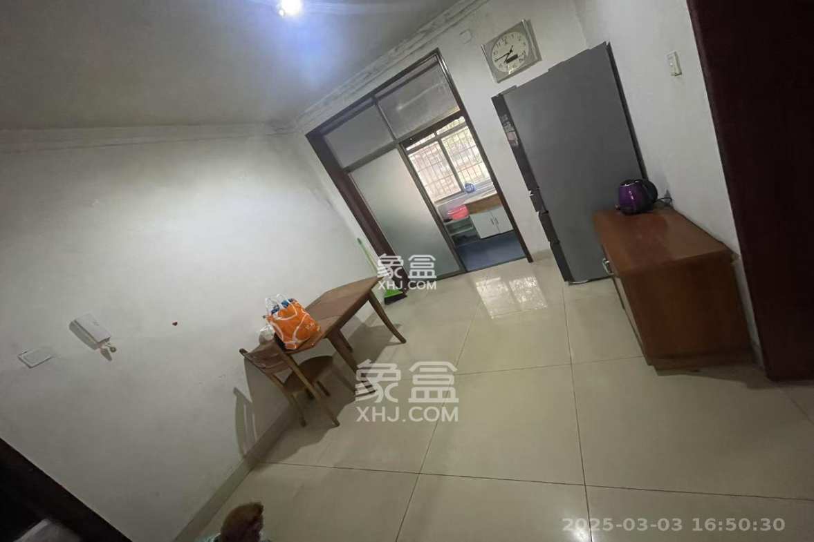 电厂新村 3室2厅1卫 1300.00元/月 电厂新村 3室2厅1卫 1300.00元/月室内图