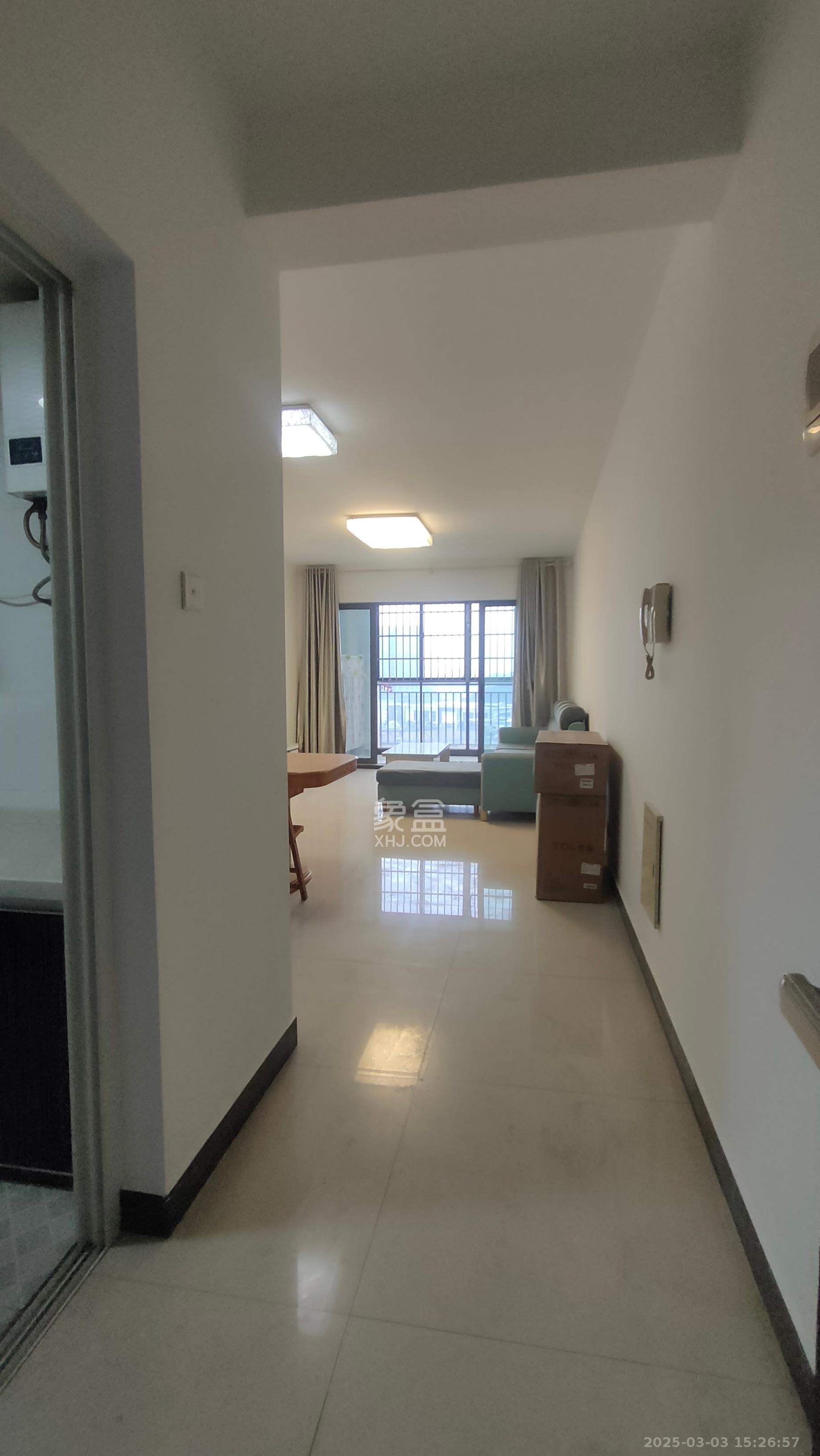 卓越蔚蓝海岸二期  2室2厅1卫   2000.00元/月室内图