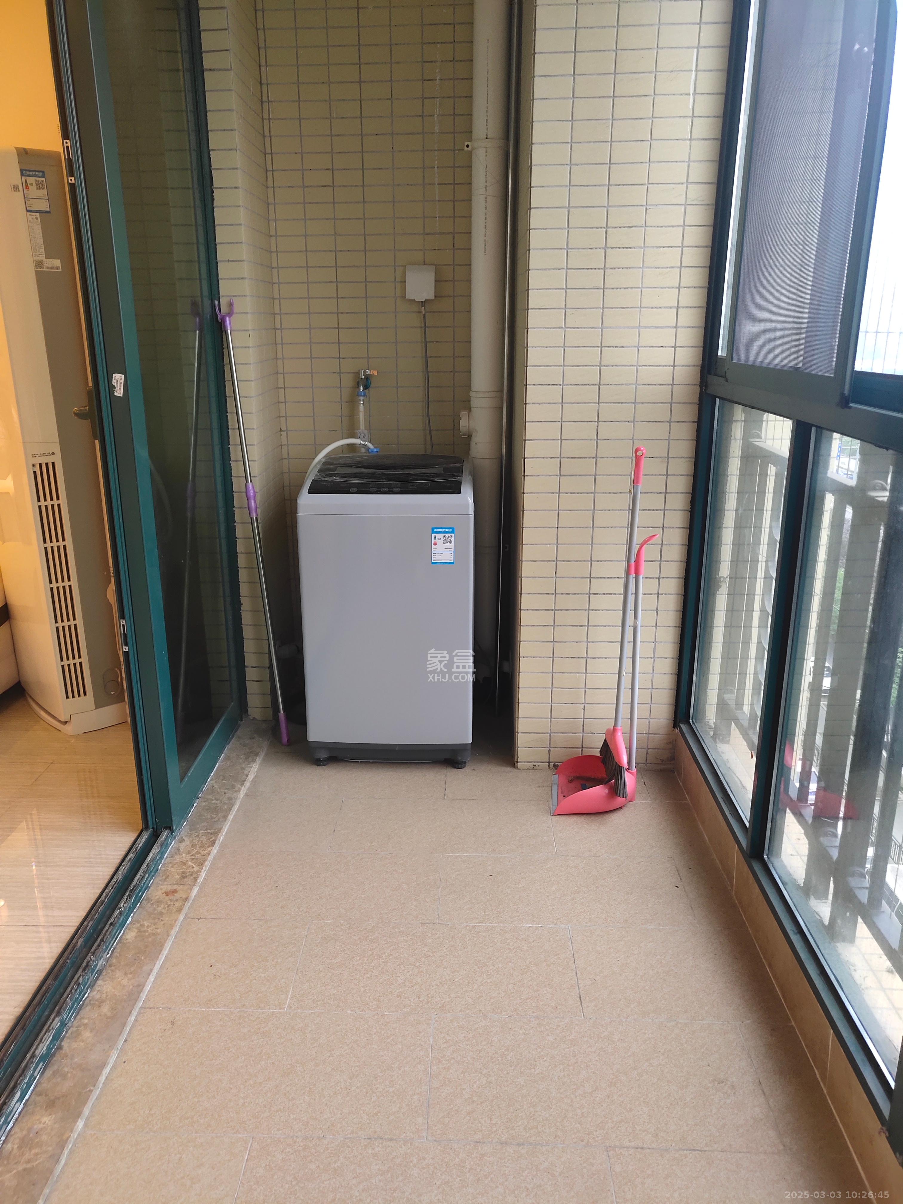 恒大翡翠华庭  1室2厅1卫   2000.00元/月室内图