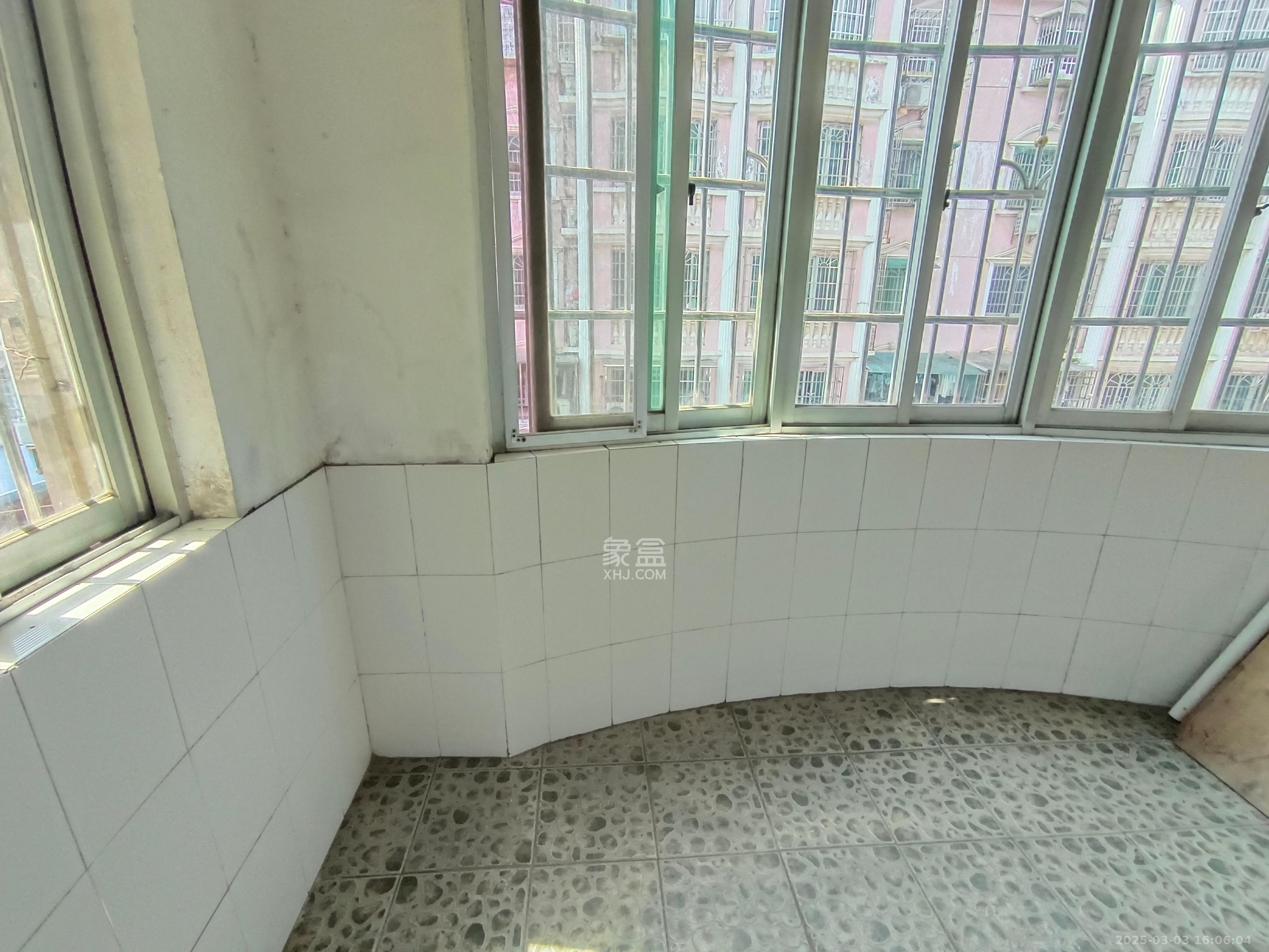 马王堆陶瓷建材新城 3室2厅1卫 2200.0元/月 马王堆陶瓷建材新城 3室2厅1卫 2200.0元/月室内图