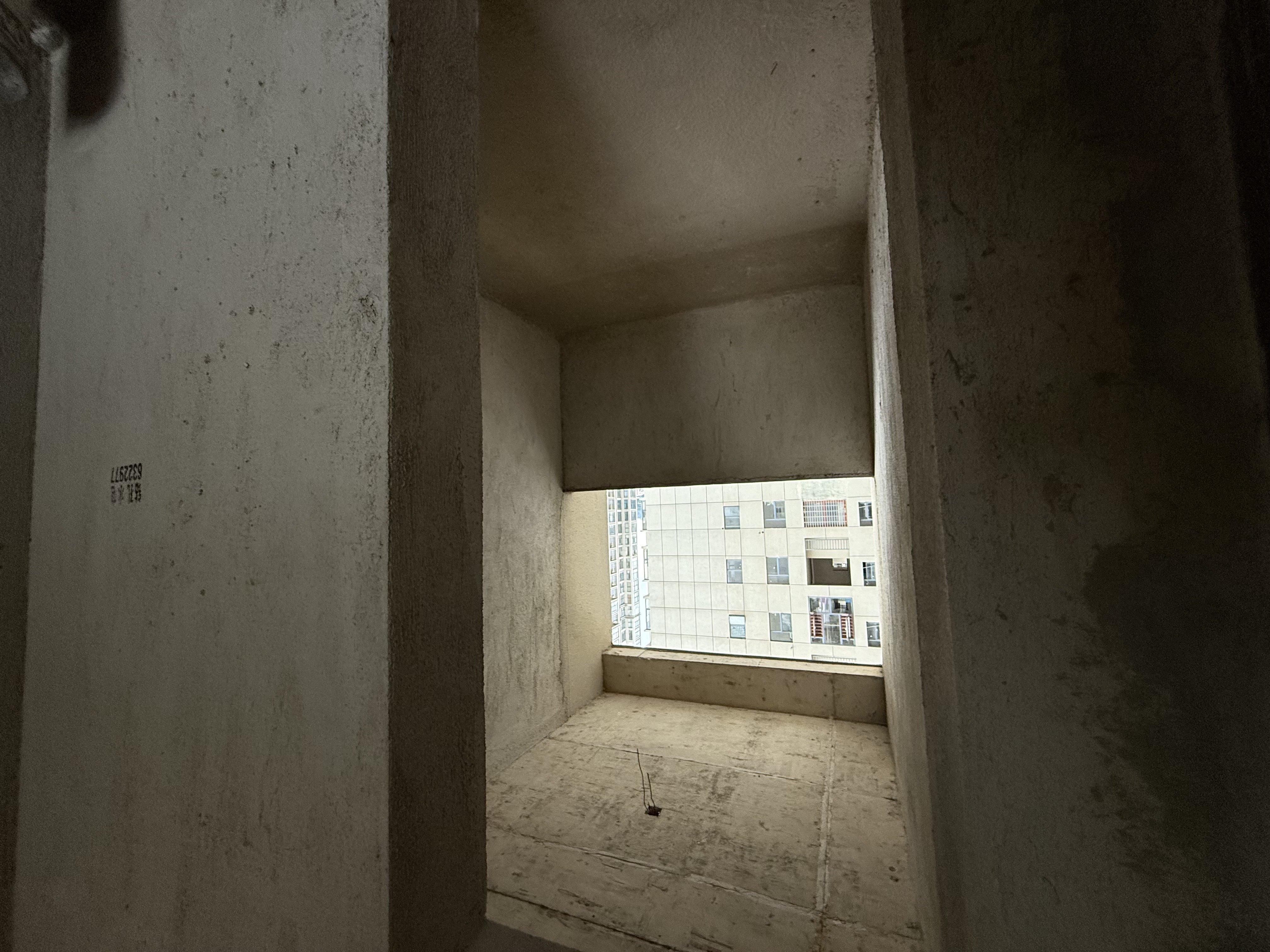 水域中央 4室2厅2卫 65.0万 水域中央 4室2厅2卫 65.0万客厅