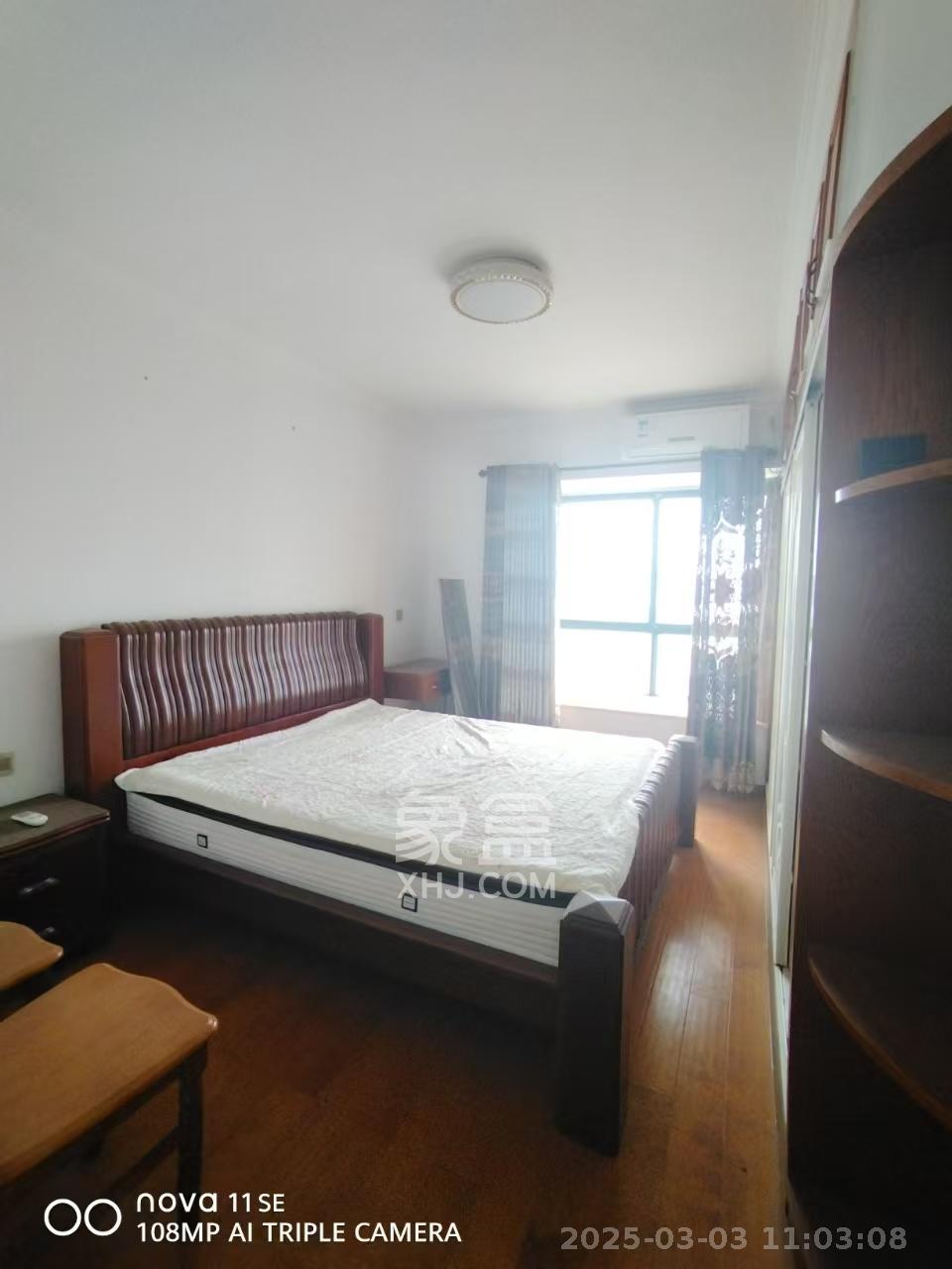 百合湖滨花园  3室2厅2卫    2000.0元/月室内图