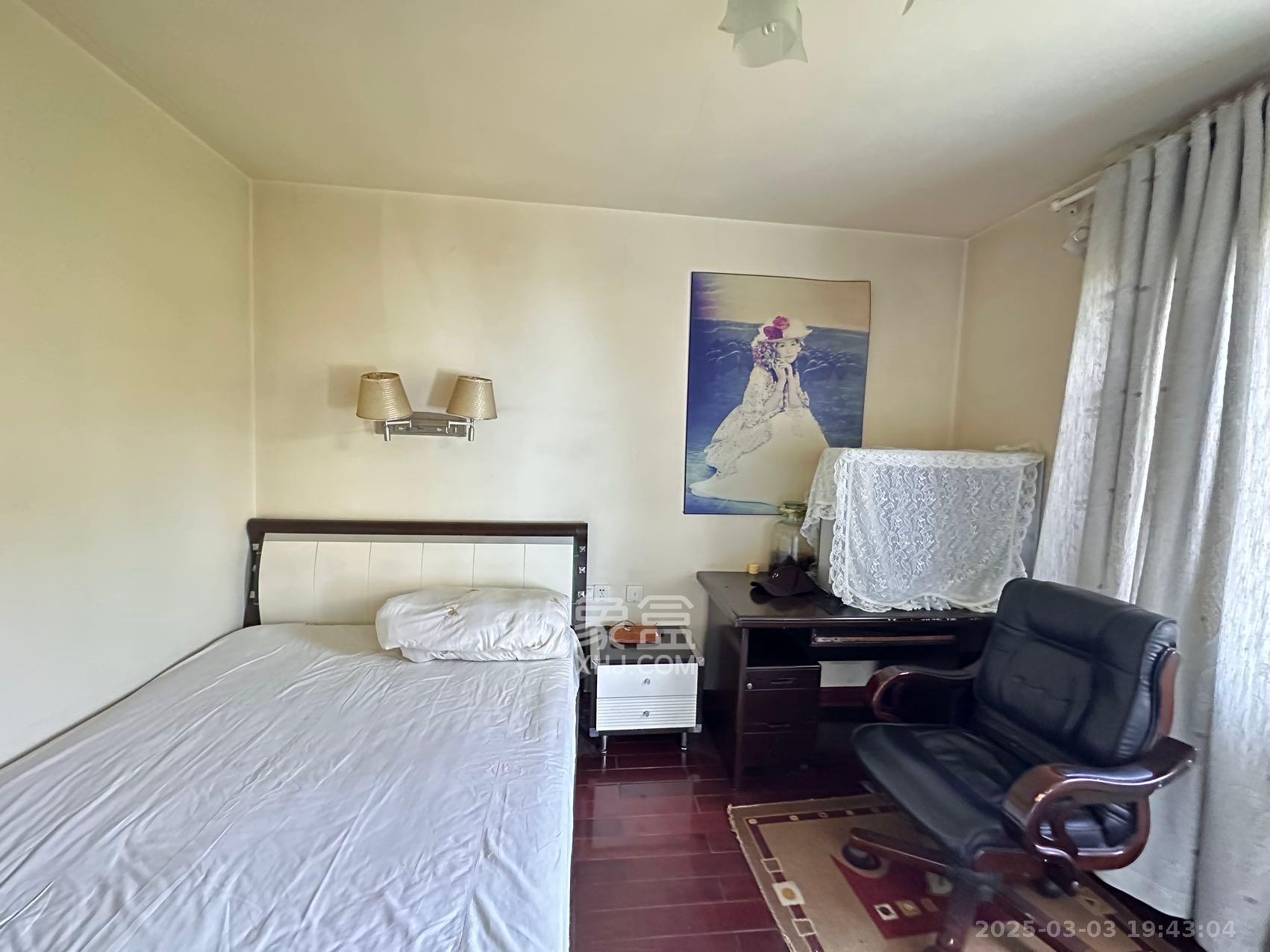 芙蓉苑  3室2厅2卫    2500.0元/月 芙蓉苑  3室2厅2卫    2500.0元/月室内图