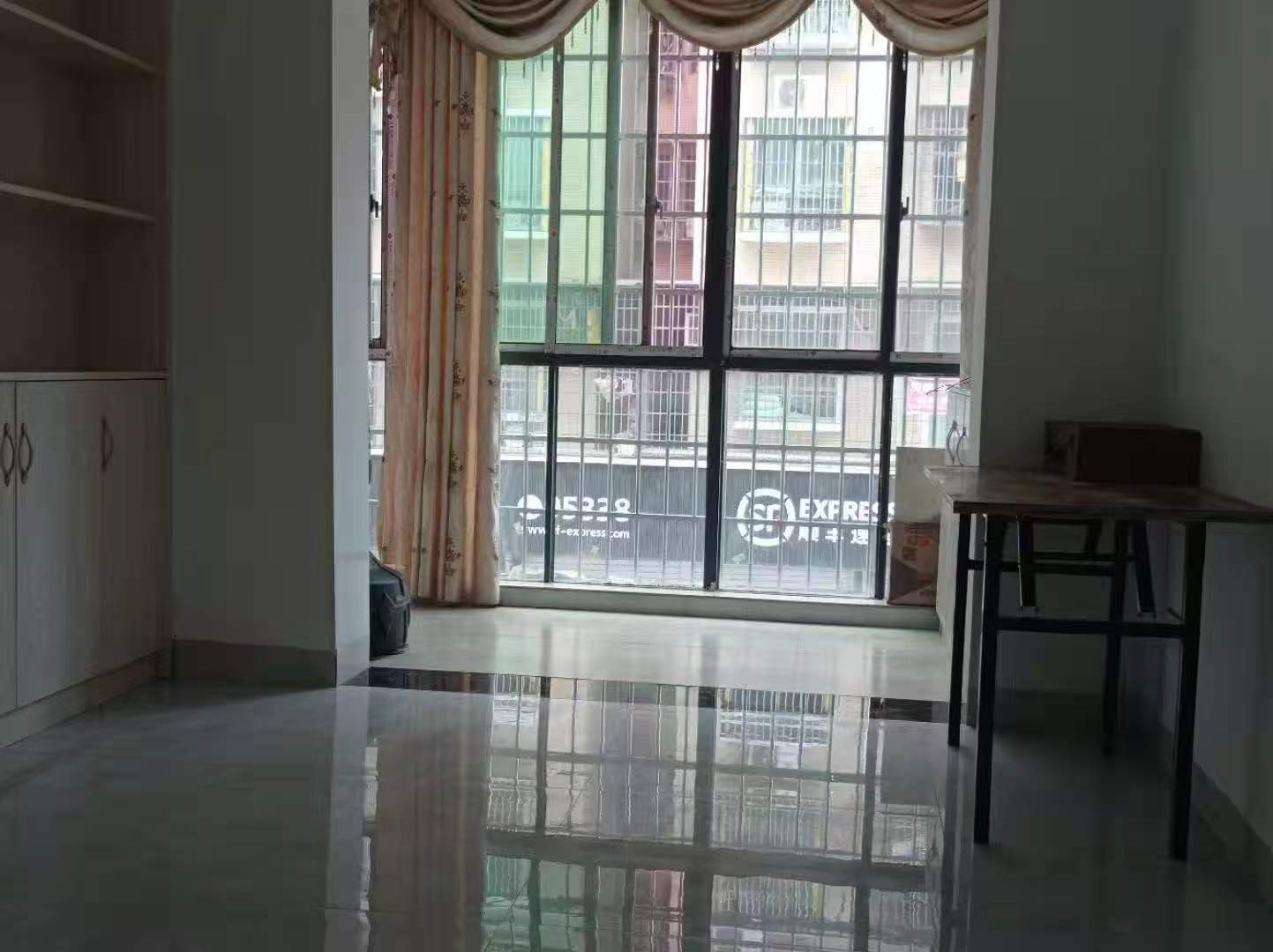 长湖小区 3室1厅1卫 1800.0元/月 长湖小区 3室1厅1卫 1800.0元/月室内图