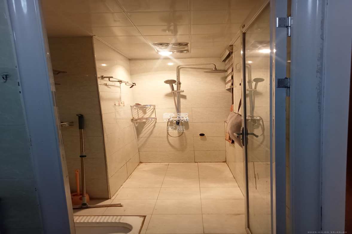 水岸世景  3室2厅1卫    1700.0元/月 水岸世景  3室2厅1卫    1700.0元/月室内图