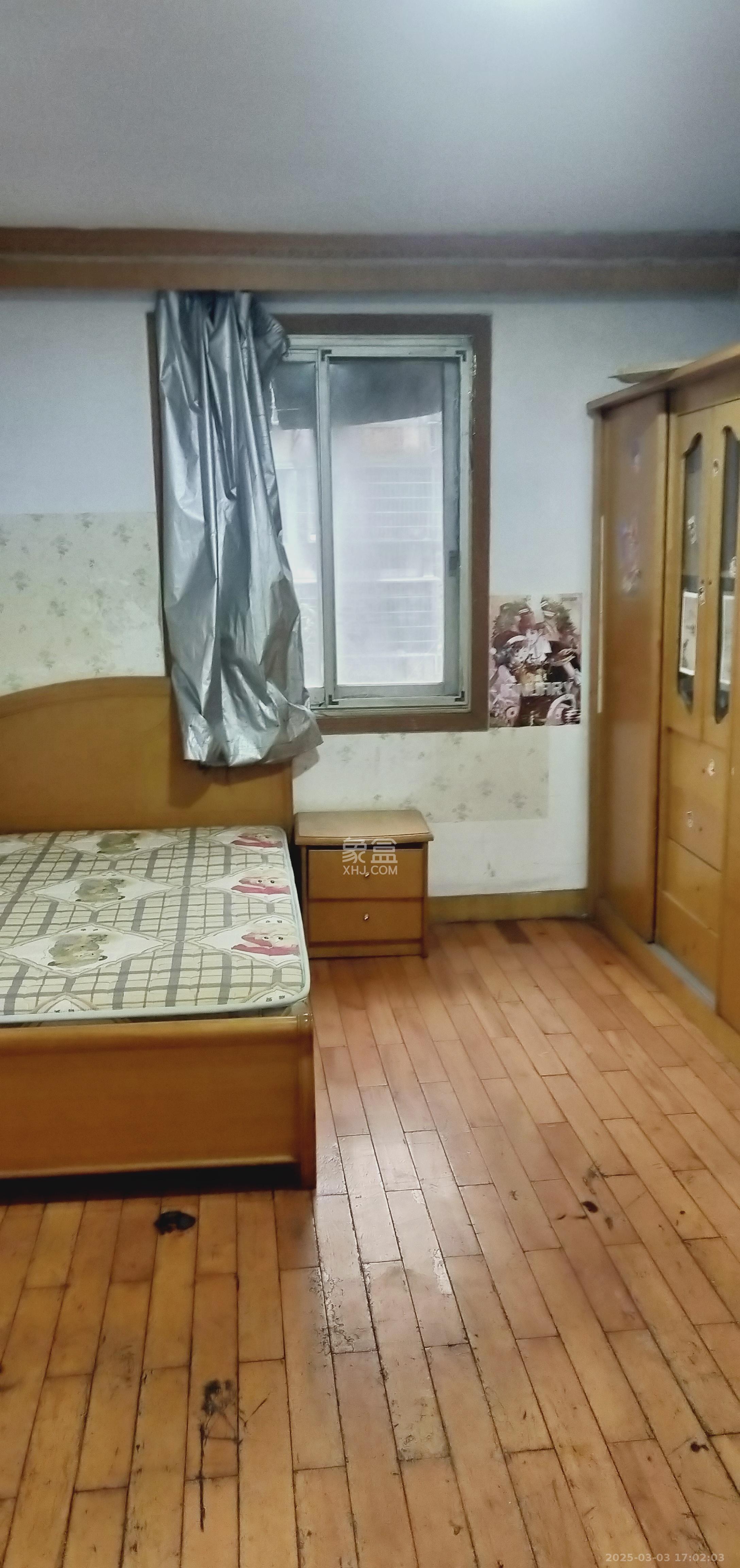 省政府机关梓园住宅区  3室1厅1卫   2400.00元/月室内图