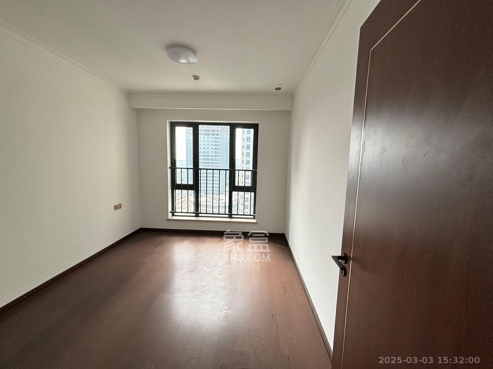 绿地长沙城际空间站(绿地新里佳苑)  5室2厅2卫    5000.0元/月 绿地长沙城际空间站(绿地新里佳苑)  5室2厅2卫    5000.0元/月室内图