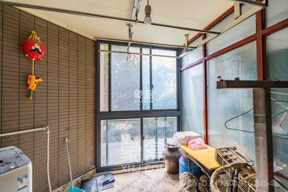 藏珑湖上国际花园  3室2厅2卫   3000.00元/月室内图
