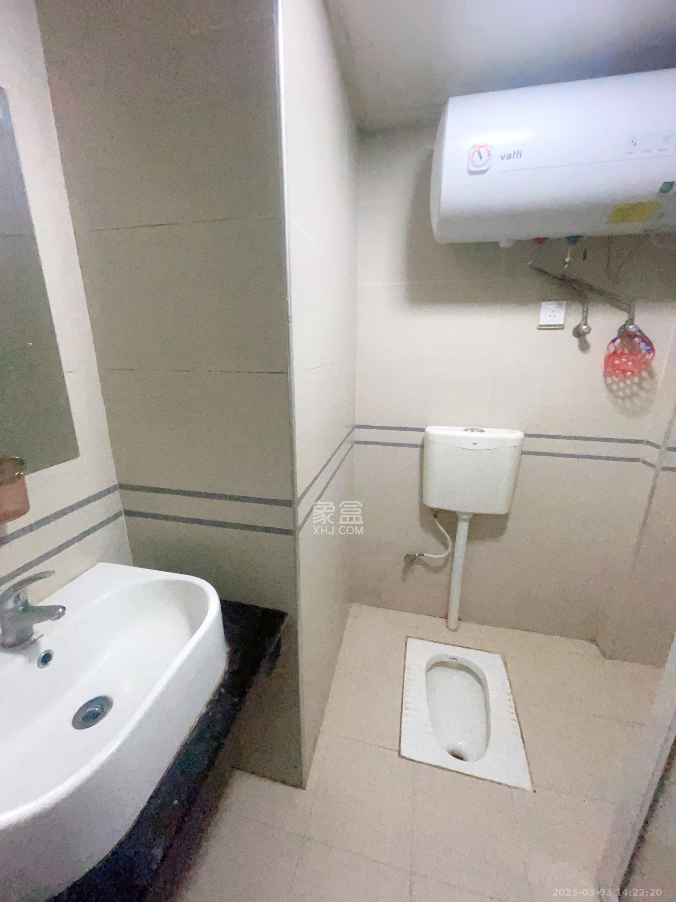 月亮湾草莓街区一、二期  1室1厅1卫   1100.00元/月室内图