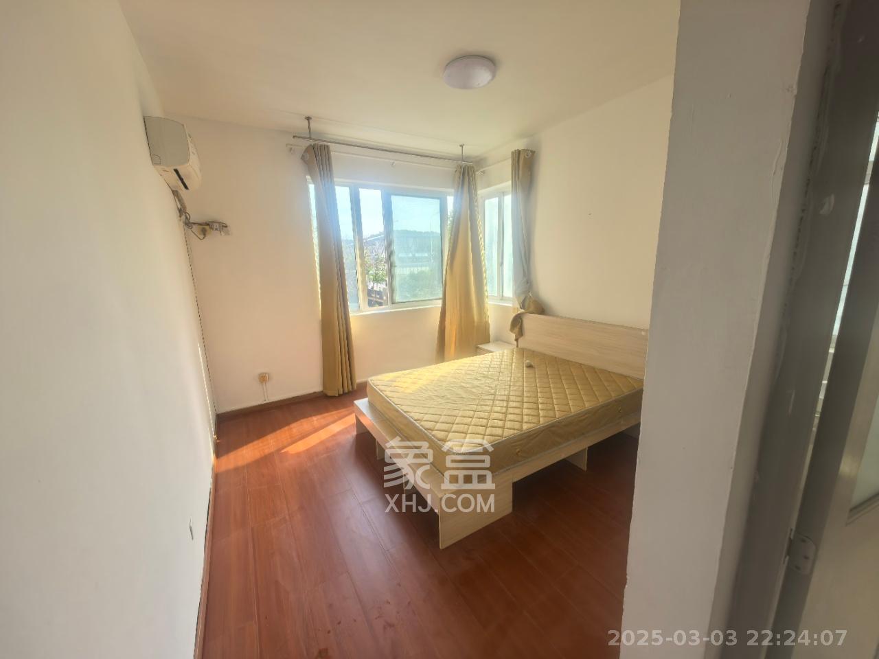 华银天际 1室2厅1卫 2400.0元/月 华银天际 1室2厅1卫 2400.0元/月室内图