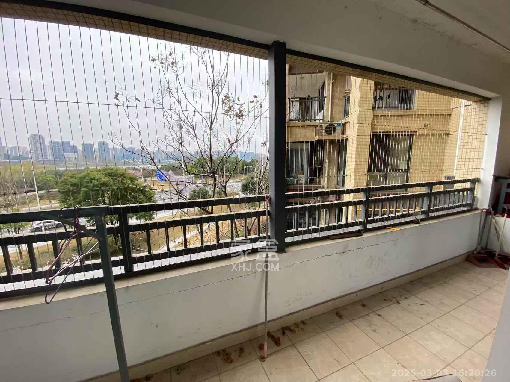 兰亭湾畔 4室2厅2卫 2400.0元/月 兰亭湾畔 4室2厅2卫 2400.0元/月室内图