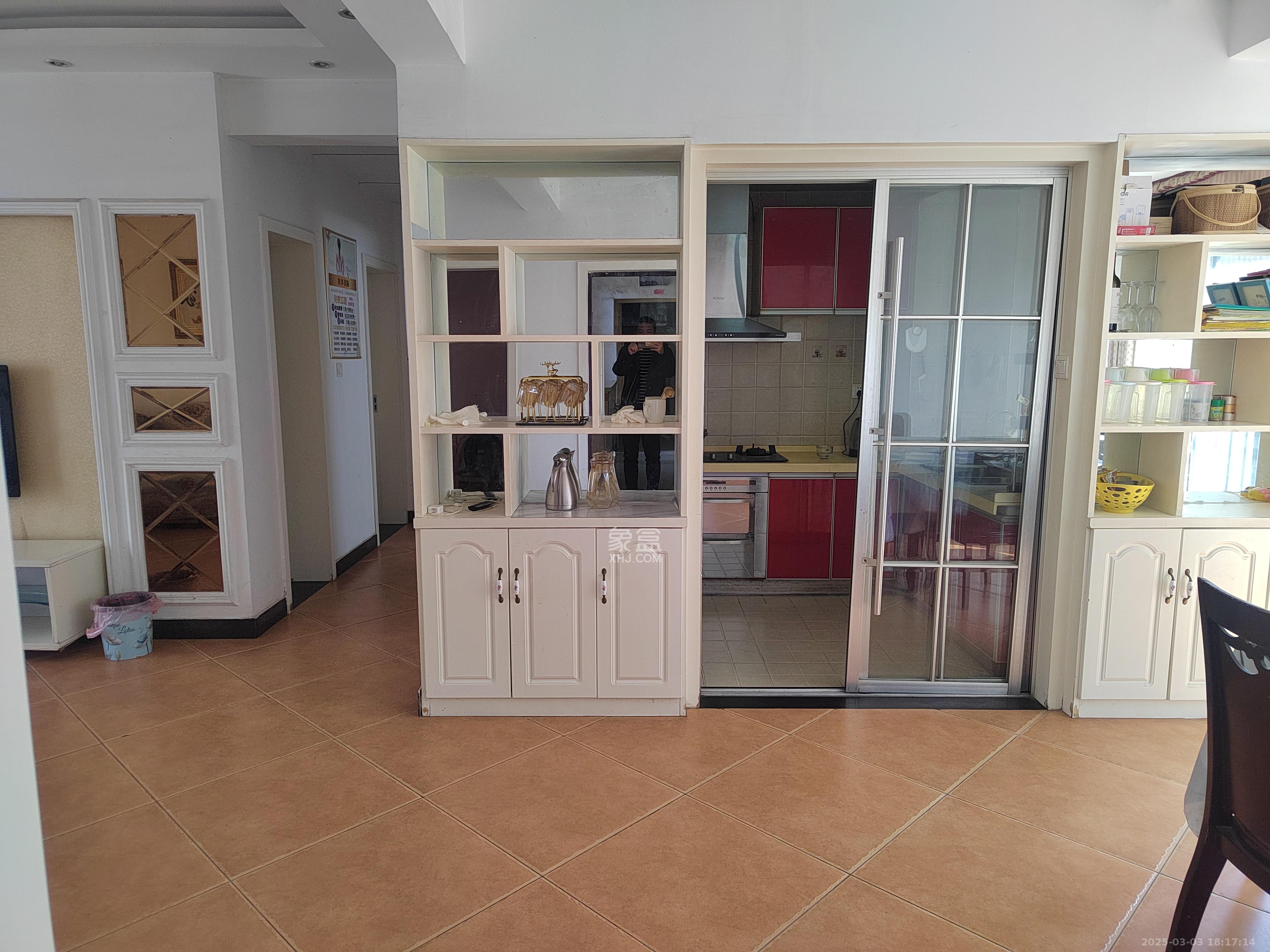 三景国际 3室2厅2卫 2000.0元/月 三景国际 3室2厅2卫 2000.0元/月室内图